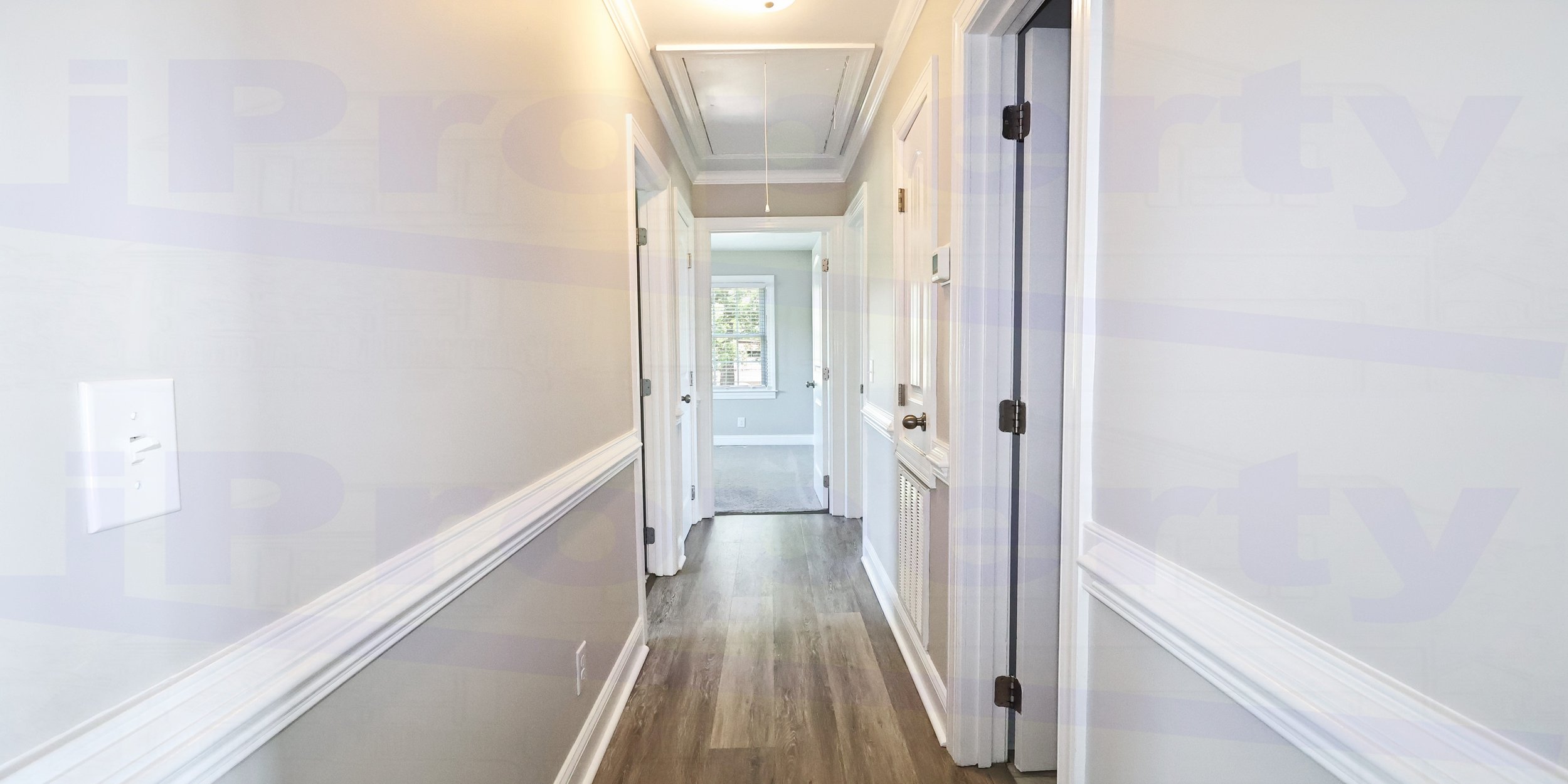 539 Rains xRds - HallWay-00.jpg
