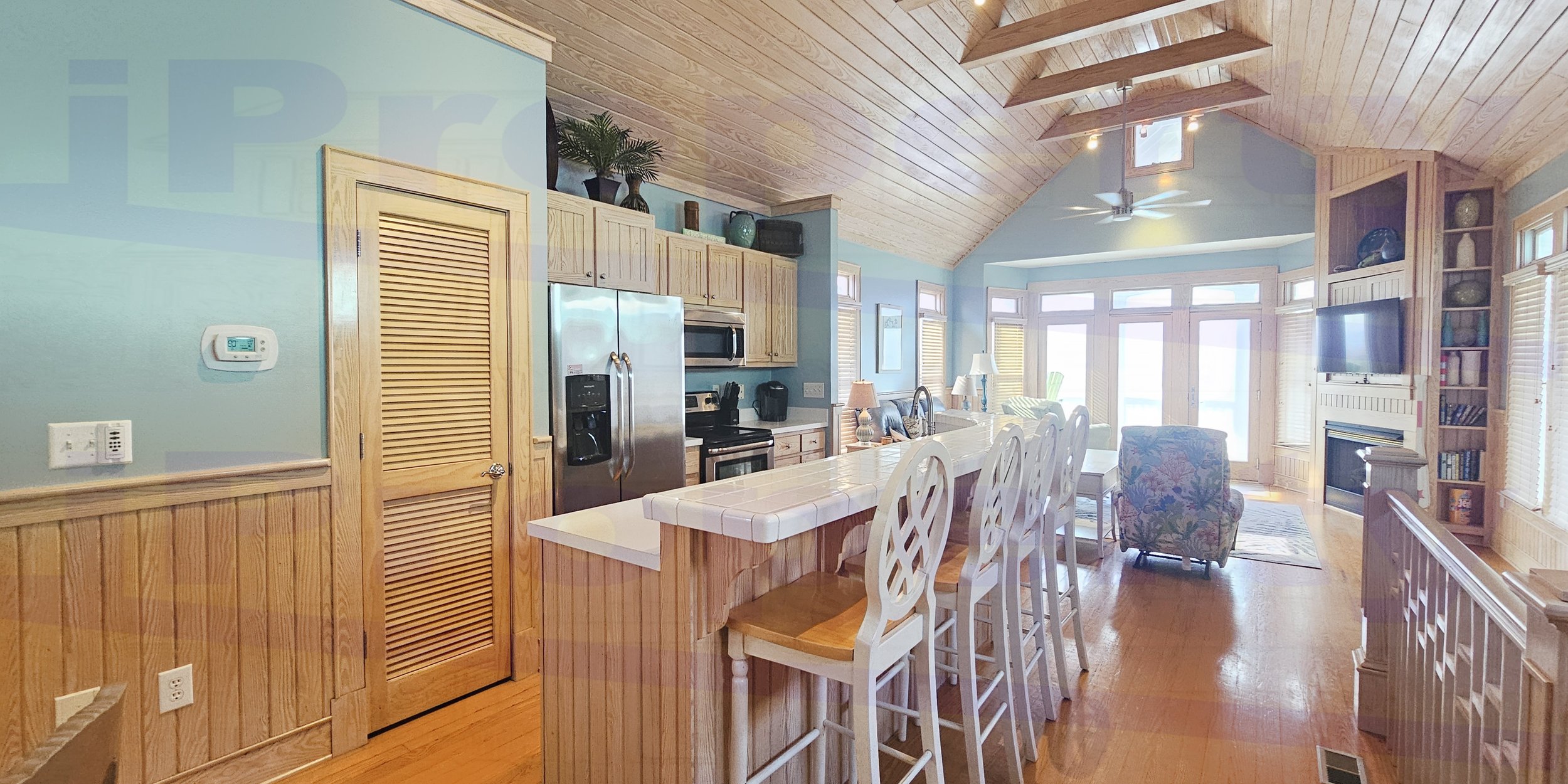 108 Sandpiper - Kitchen05.jpg