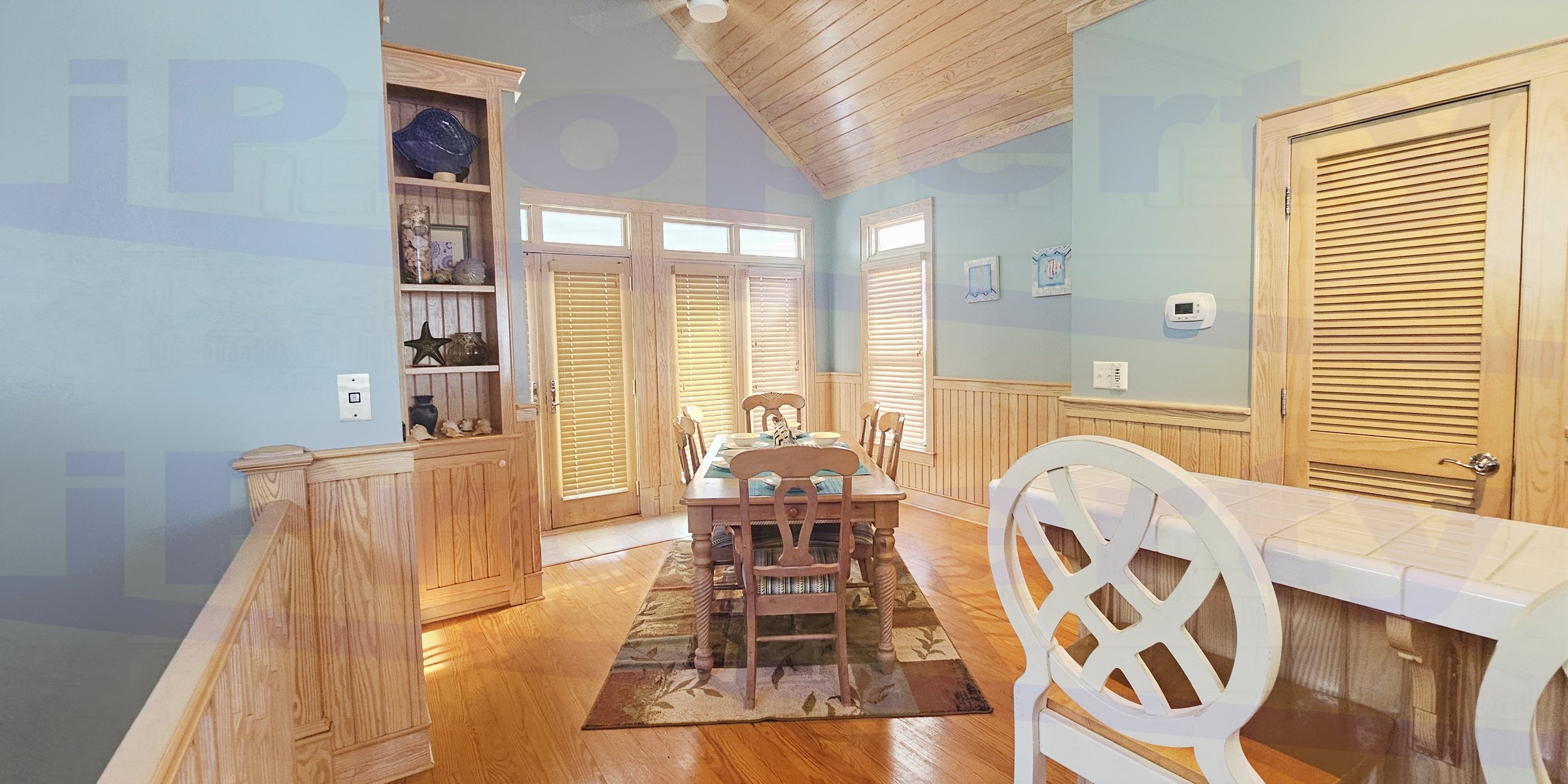 108 Sandpiper - Kitchen02.jpg