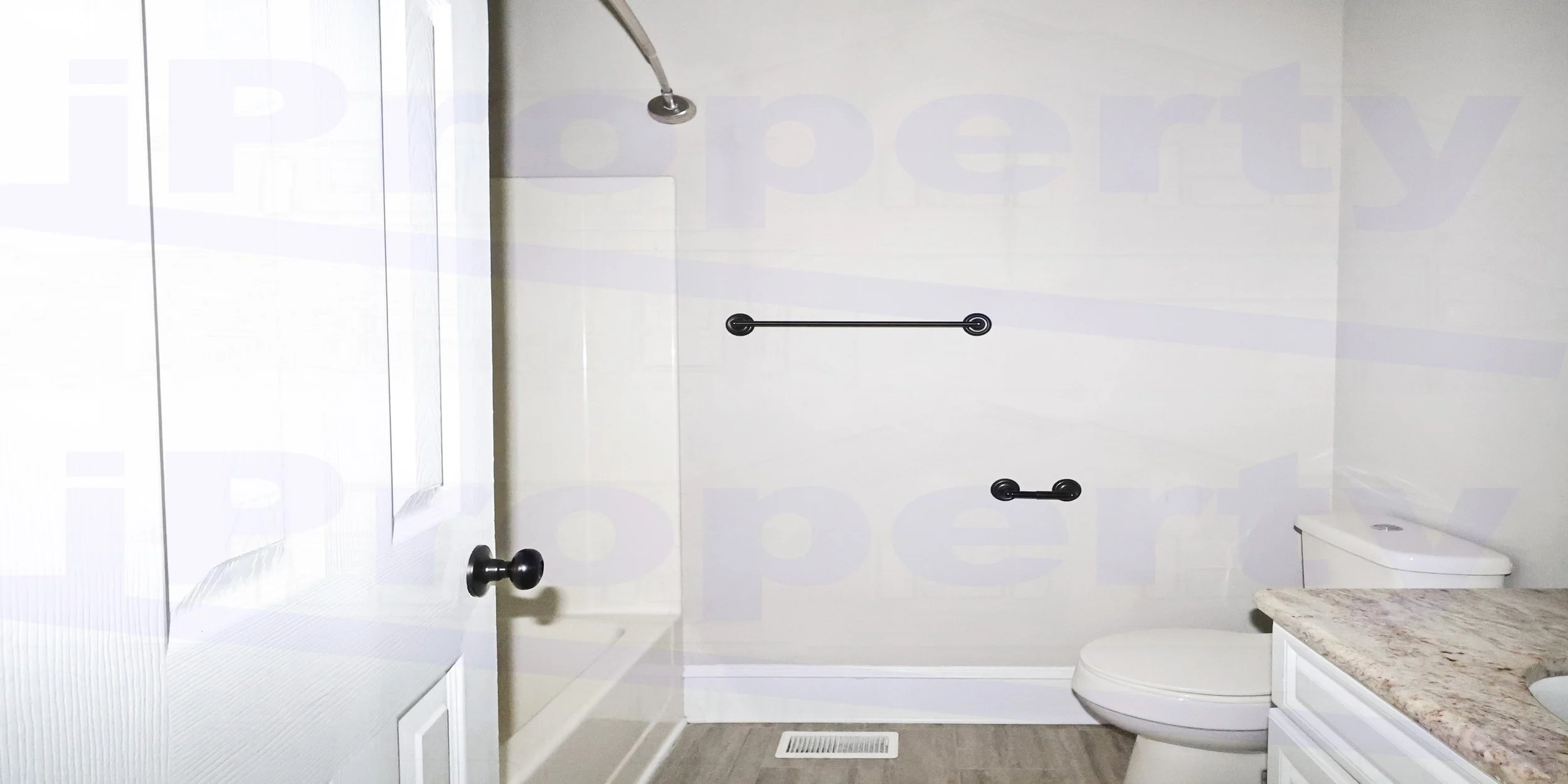 126 Linda - BathRoom2-00.jpg
