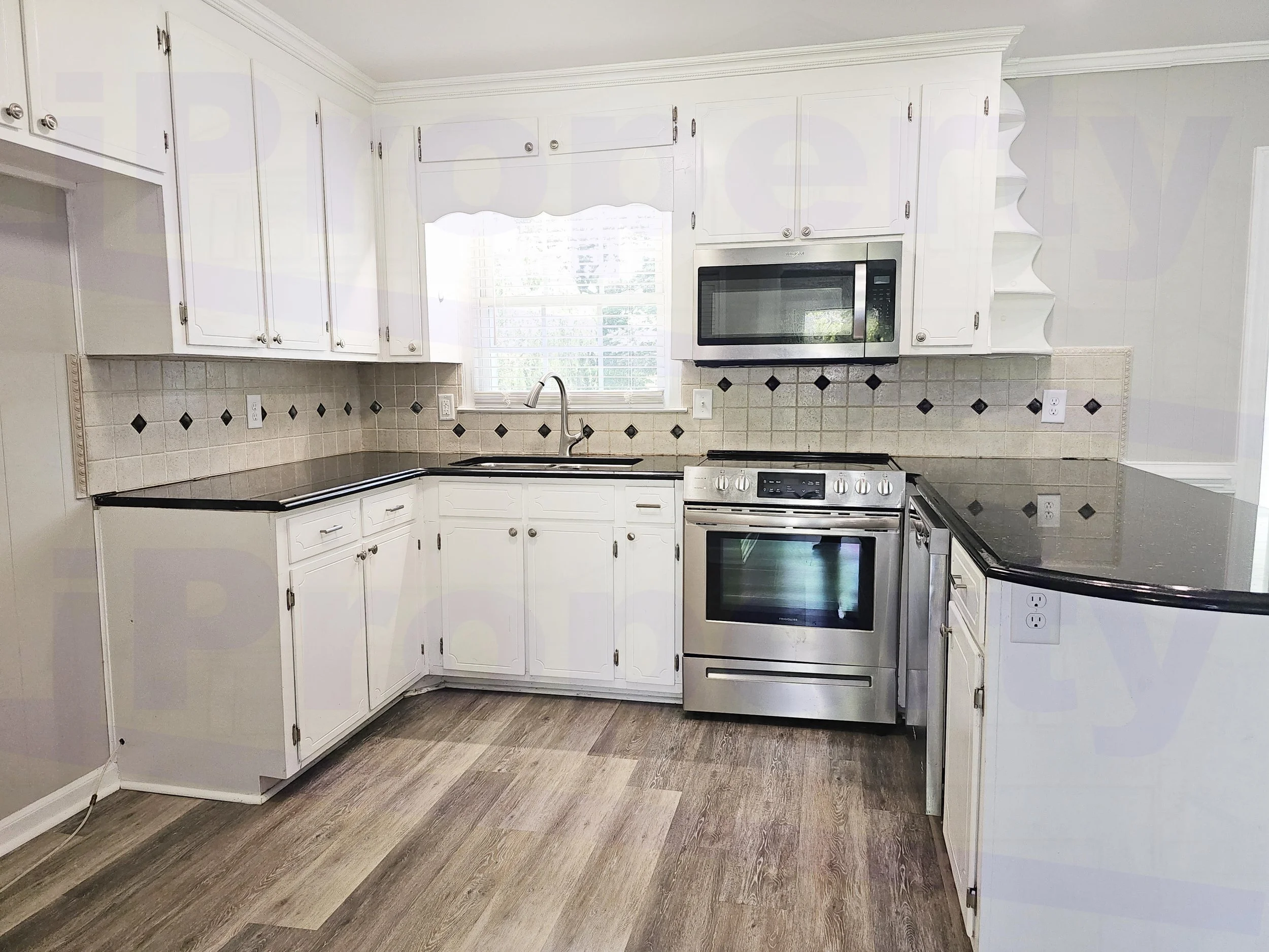 2609 Bay Valley - Kitchen-01.jpg