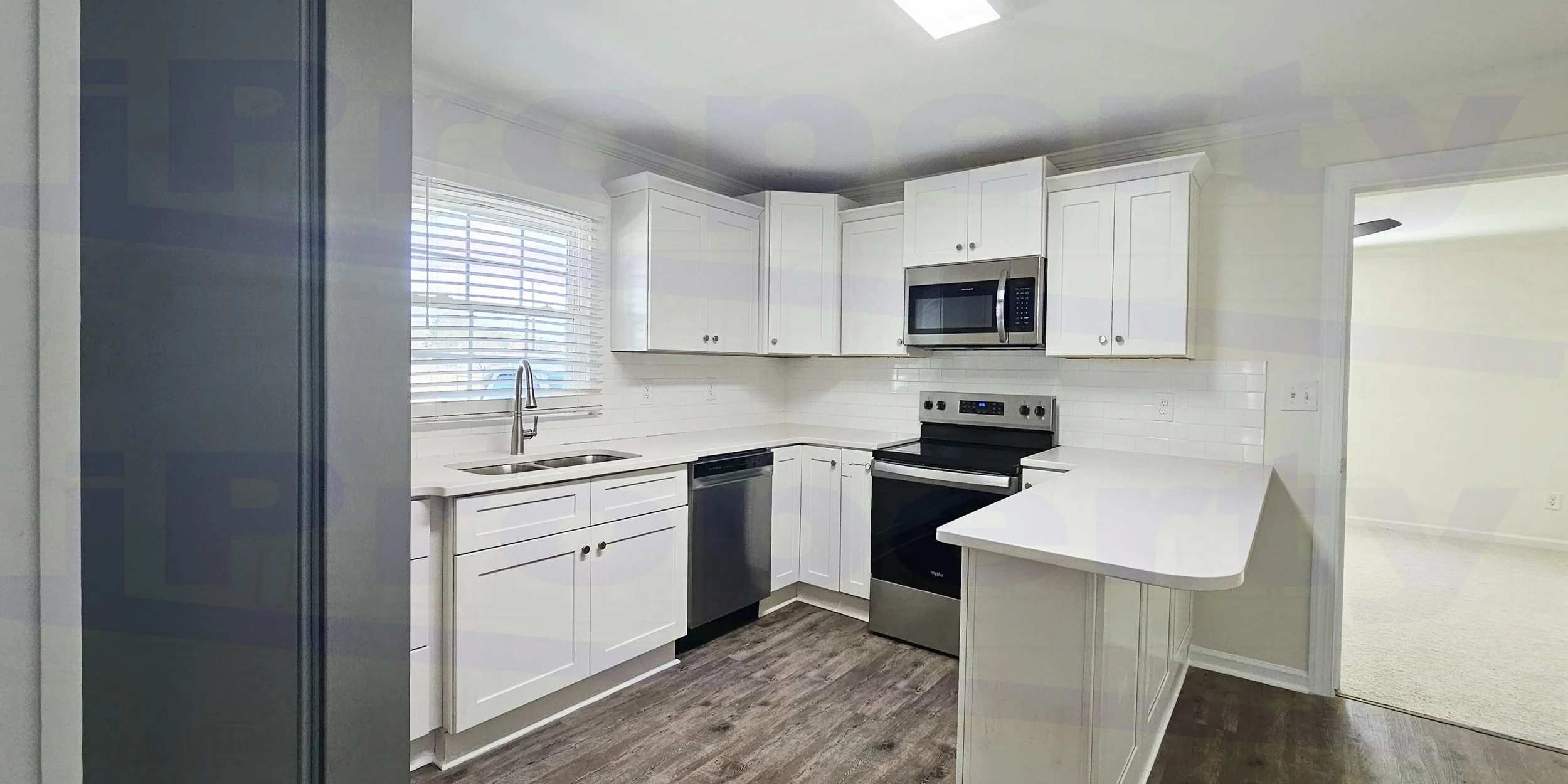 106 Smith - Kitchen01.jpg