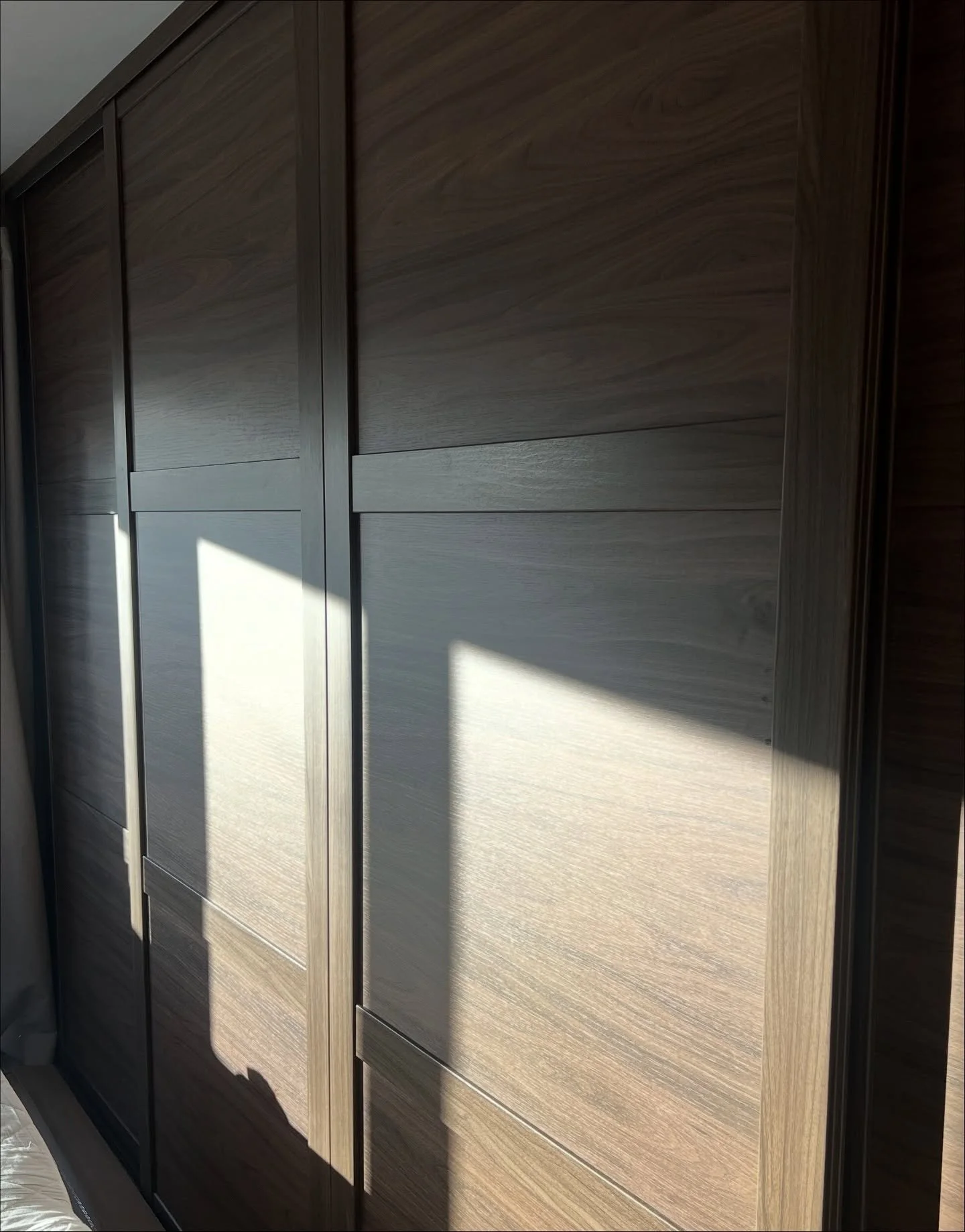 Just a little glimpse of the walnut sliding wardrobe doors coming together beautifully!

Can&rsquo;t wait to show you what&rsquo;s inside 👀 &mdash; this room finally feels like a peaceful retreat ✨

#interiordesignsunderland #sunderland #ashbrooke #