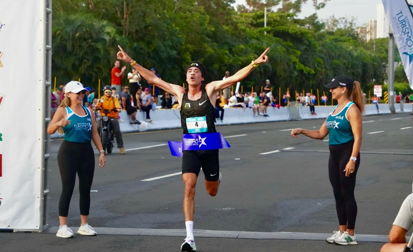 Nuestro ganador masculino overall &Aacute;lvaro Abreu con un tiempo de 30:05 🙌

#pr10krun2024 #CorrePorTuMeta