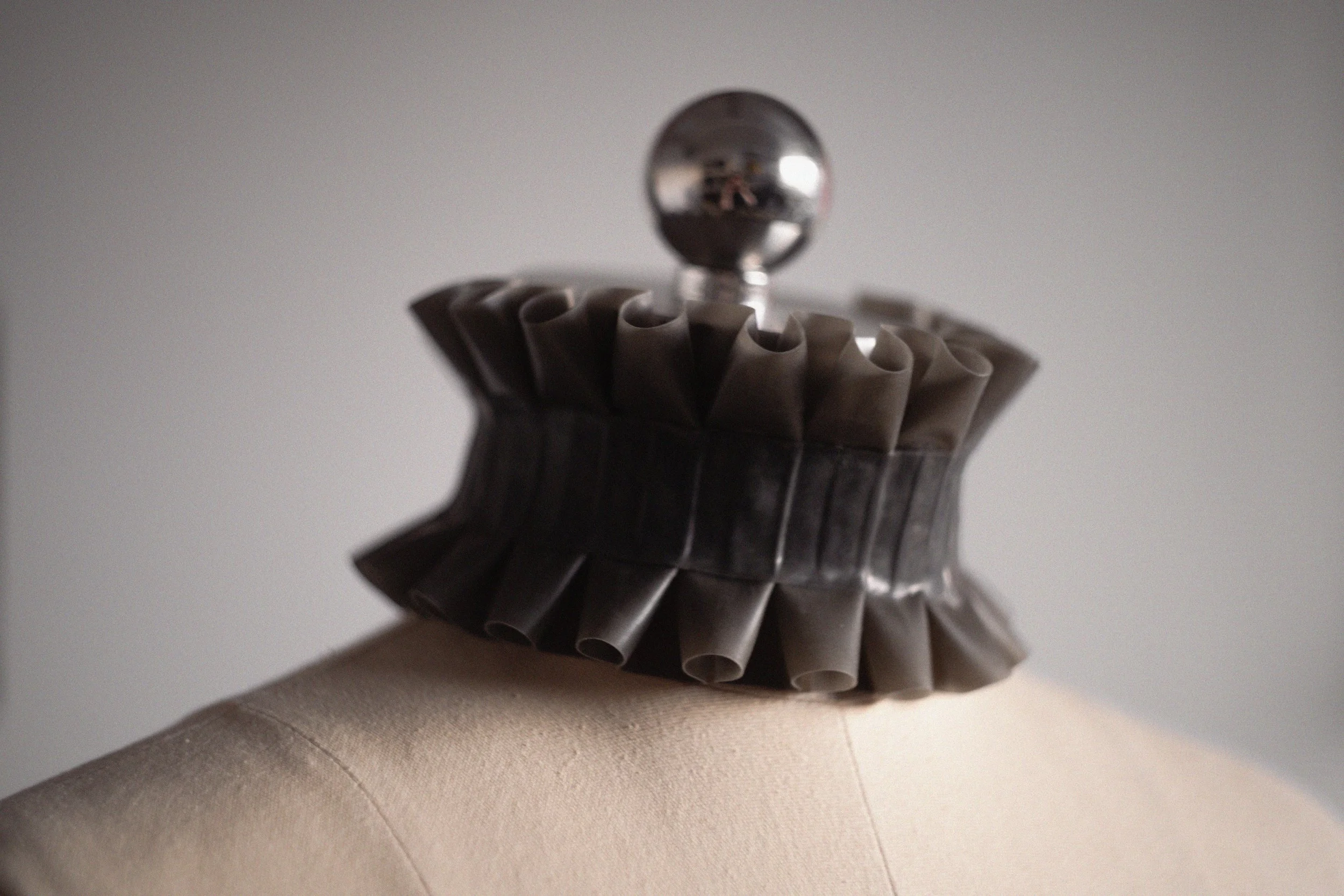 ruffle collar