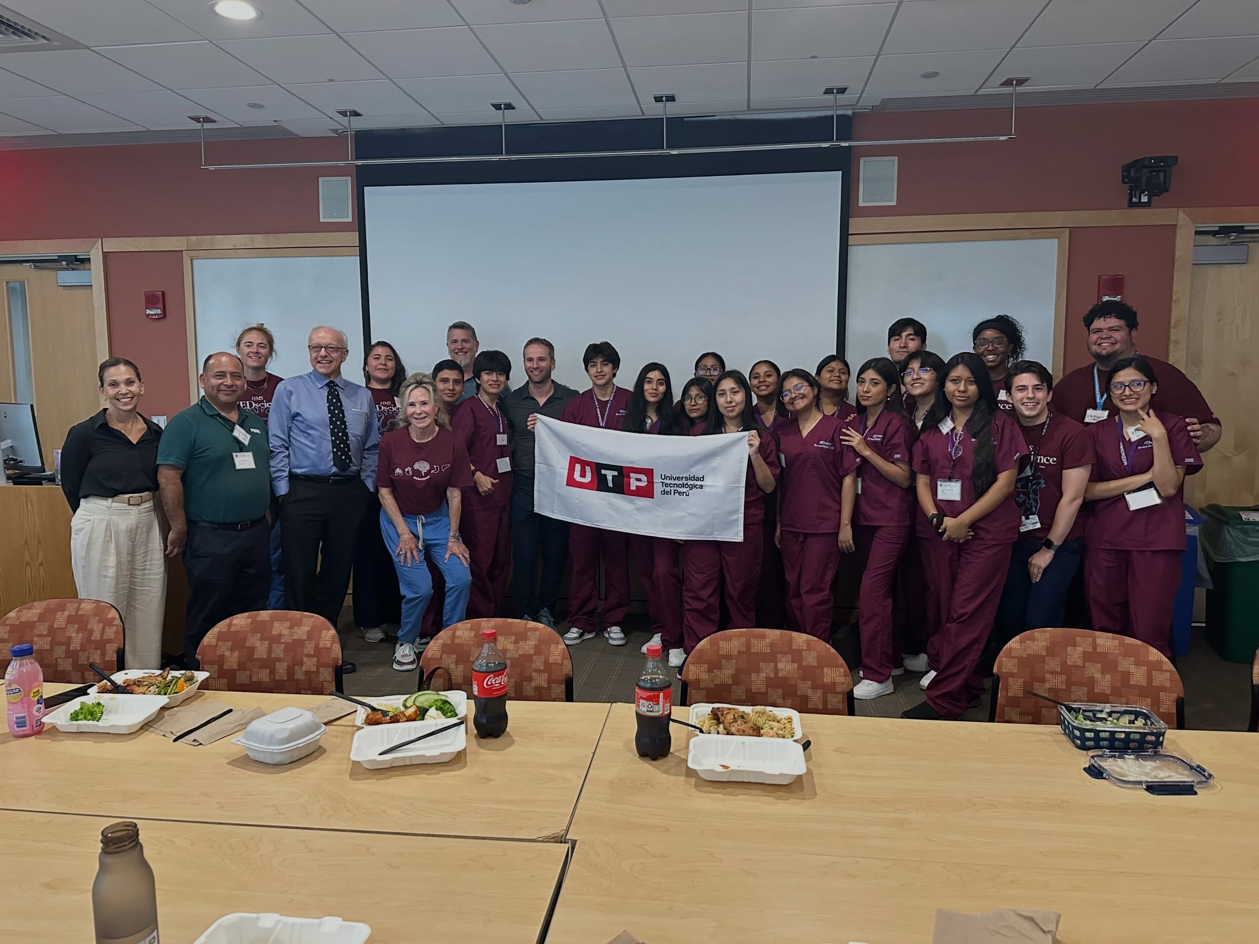 MEDscience @harvardmed is hosting second-year medical students from @universidadutp . We are teaching @universidadutp students on the @harvardmed campus, together with @harvardmedprofessionallearning .&nbsp;

Last week, these students applied their g
