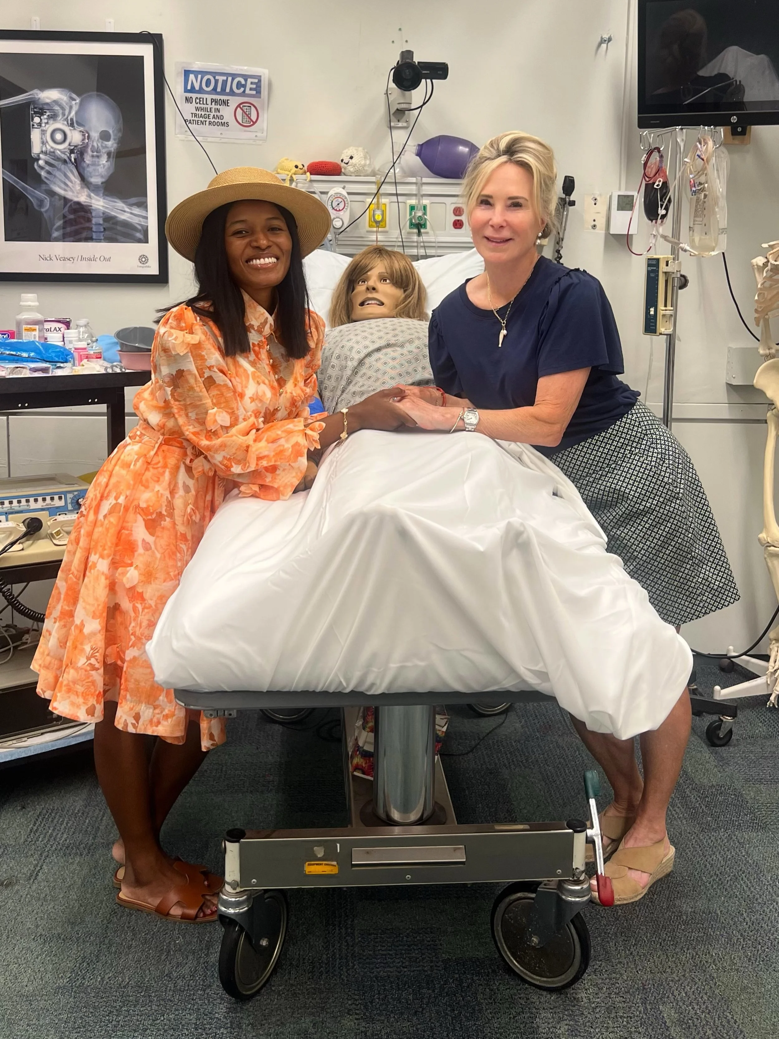 It was so wonderful to see former MEDscience teacher Emma Akuffo, who stopped by for a visit today! 💙

Emma is the founder of @smartkids_ghana, an incredible nonprofit helping young people in Ghana develop critical-thinking, problem-solving, technol