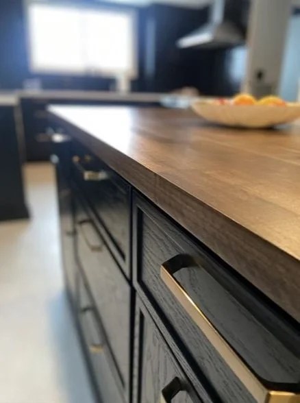 Brass+Handles+on+Black+Cabinets.jpg