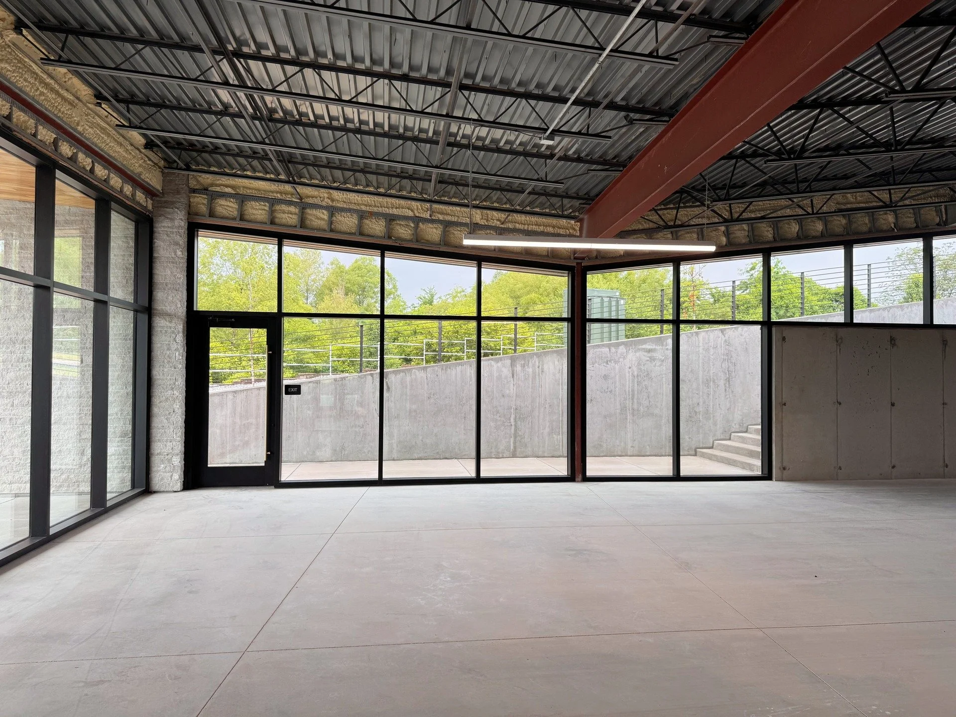 Check out these interior site photos from the H2D2 office building! We're excited to keep sharing the progress of this design as it comes along!
.
.
.
.
#ozarkmodernisim #arkifexstudios #modernism #modernarchitecture #modernexterior #contemporaryarch