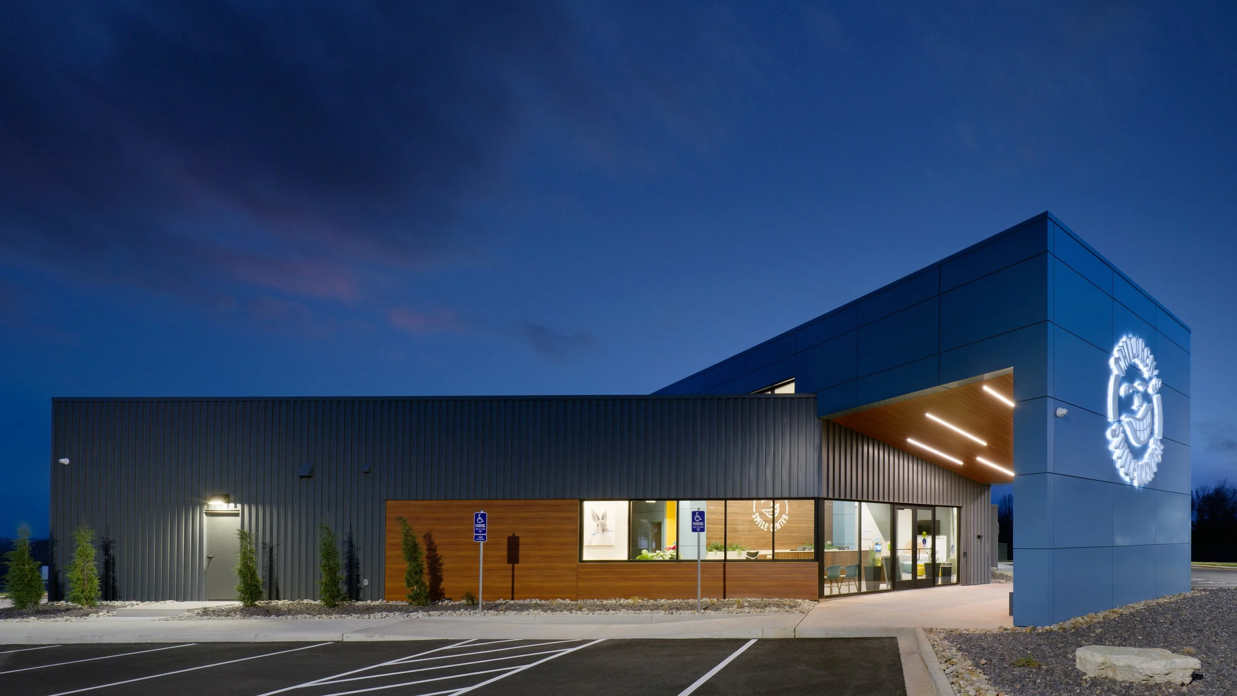 ChildrensSmileCenter.Nixa-Ext-04.jpg