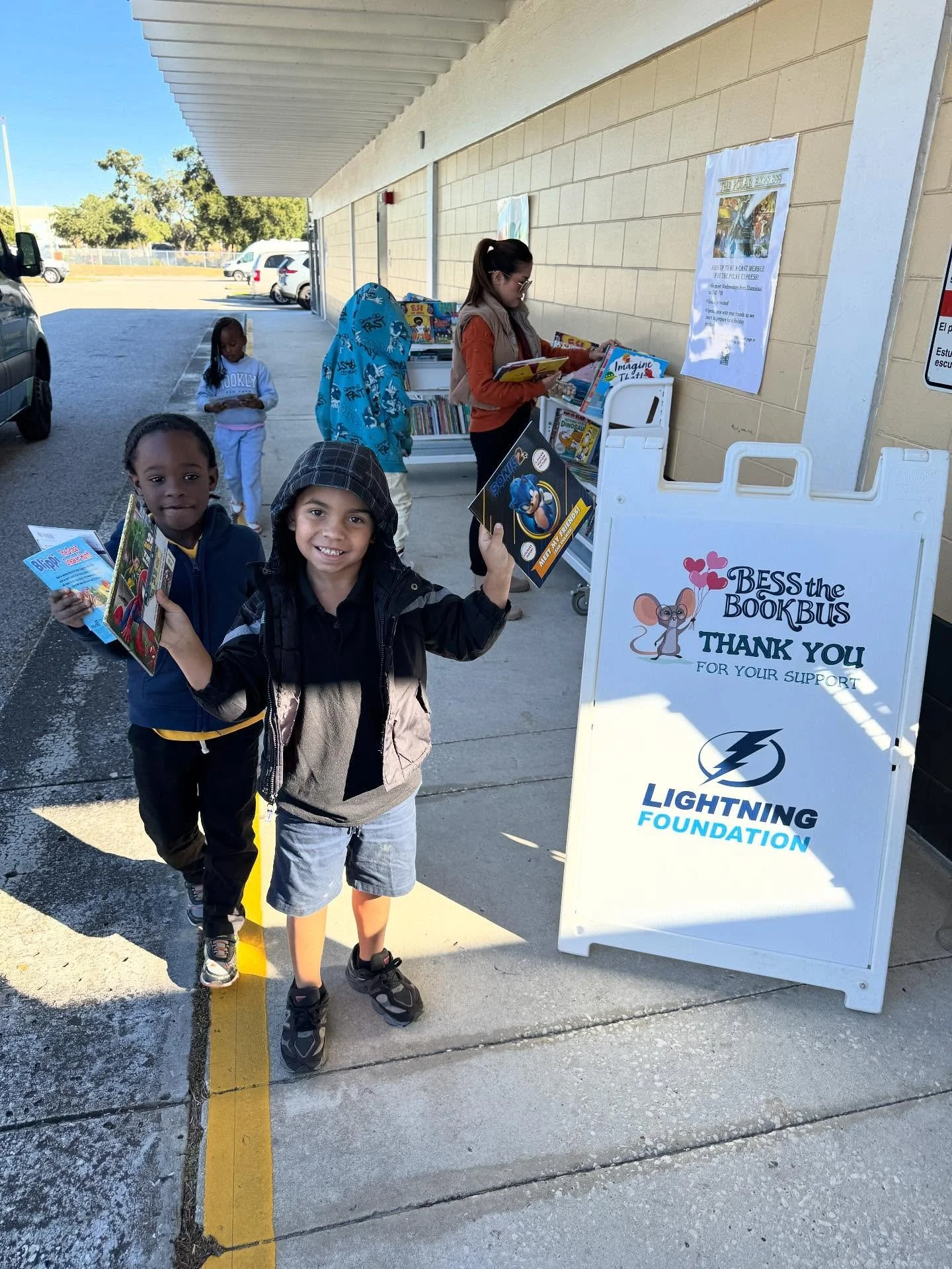 Thank you for bringing book joy to our friends at HCPS Transformation Network Schools, @lightningfoundation !