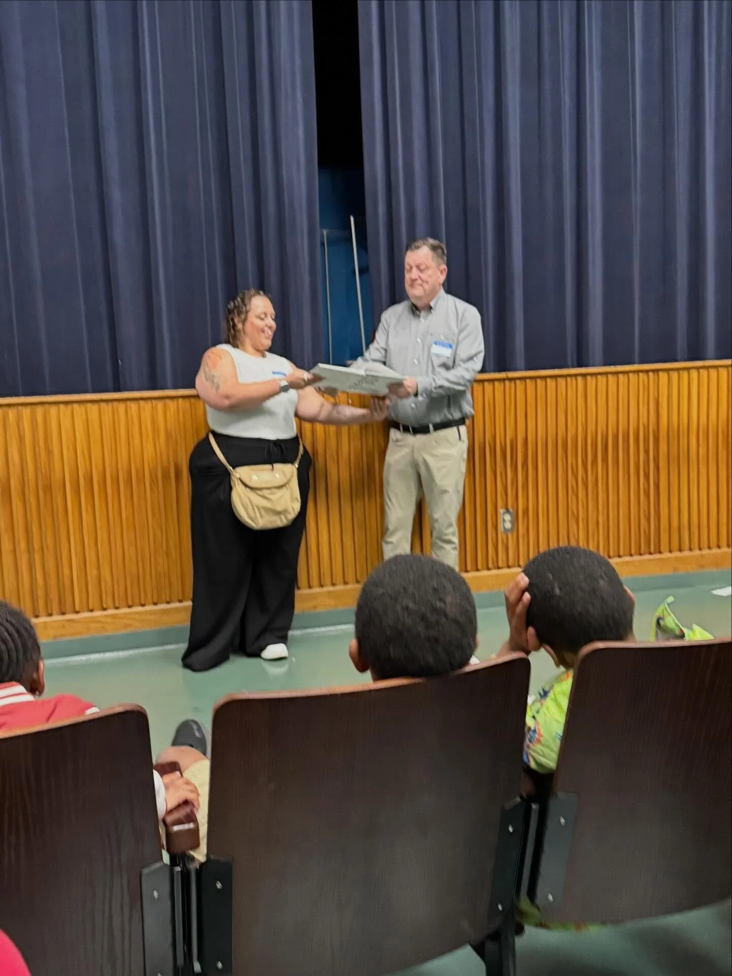 Thank you to our friends from @groh_architecture for coming out to share your love of reading with the students today!