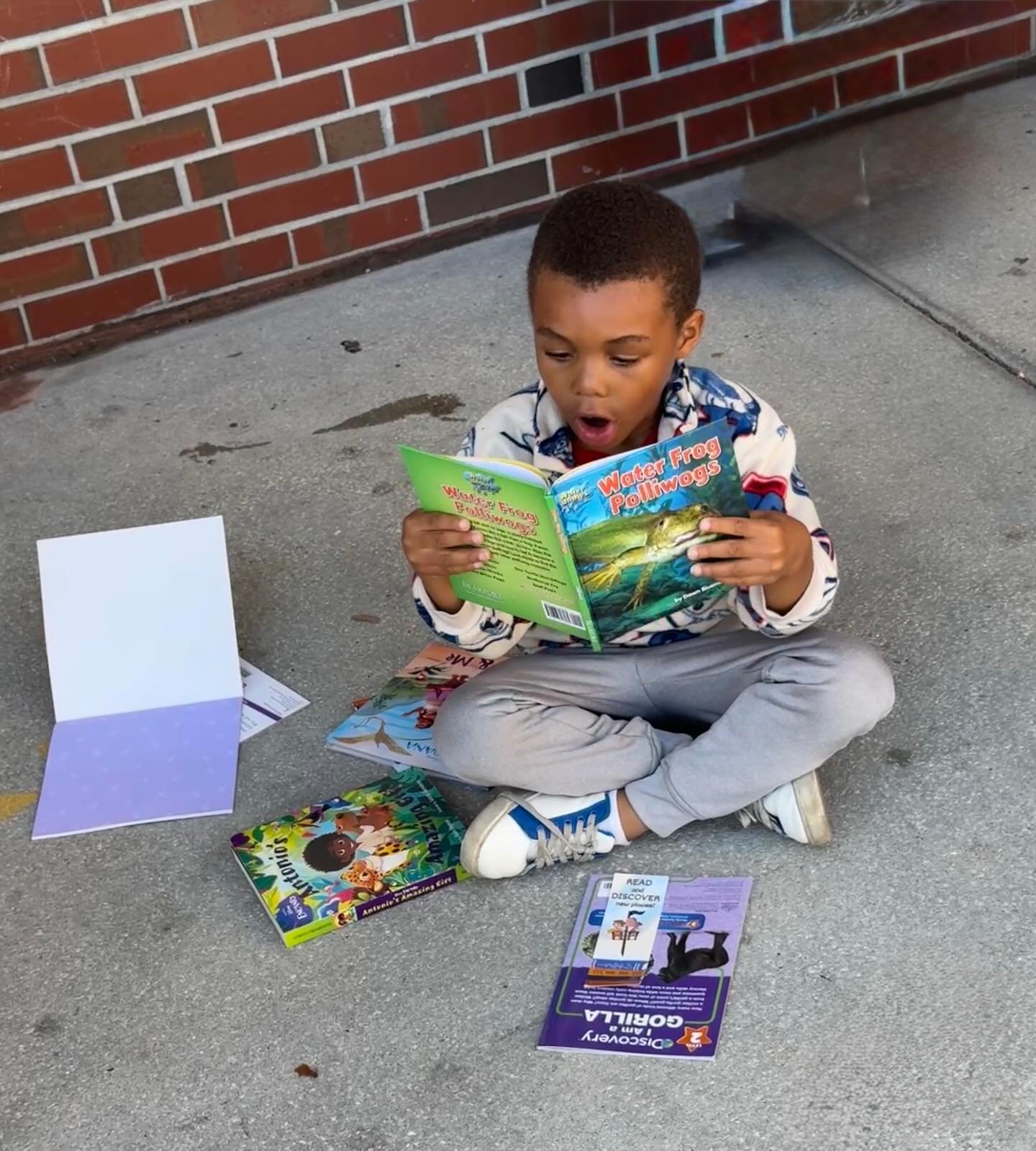 This moment of Book Joy made possible by @dfcufinancial