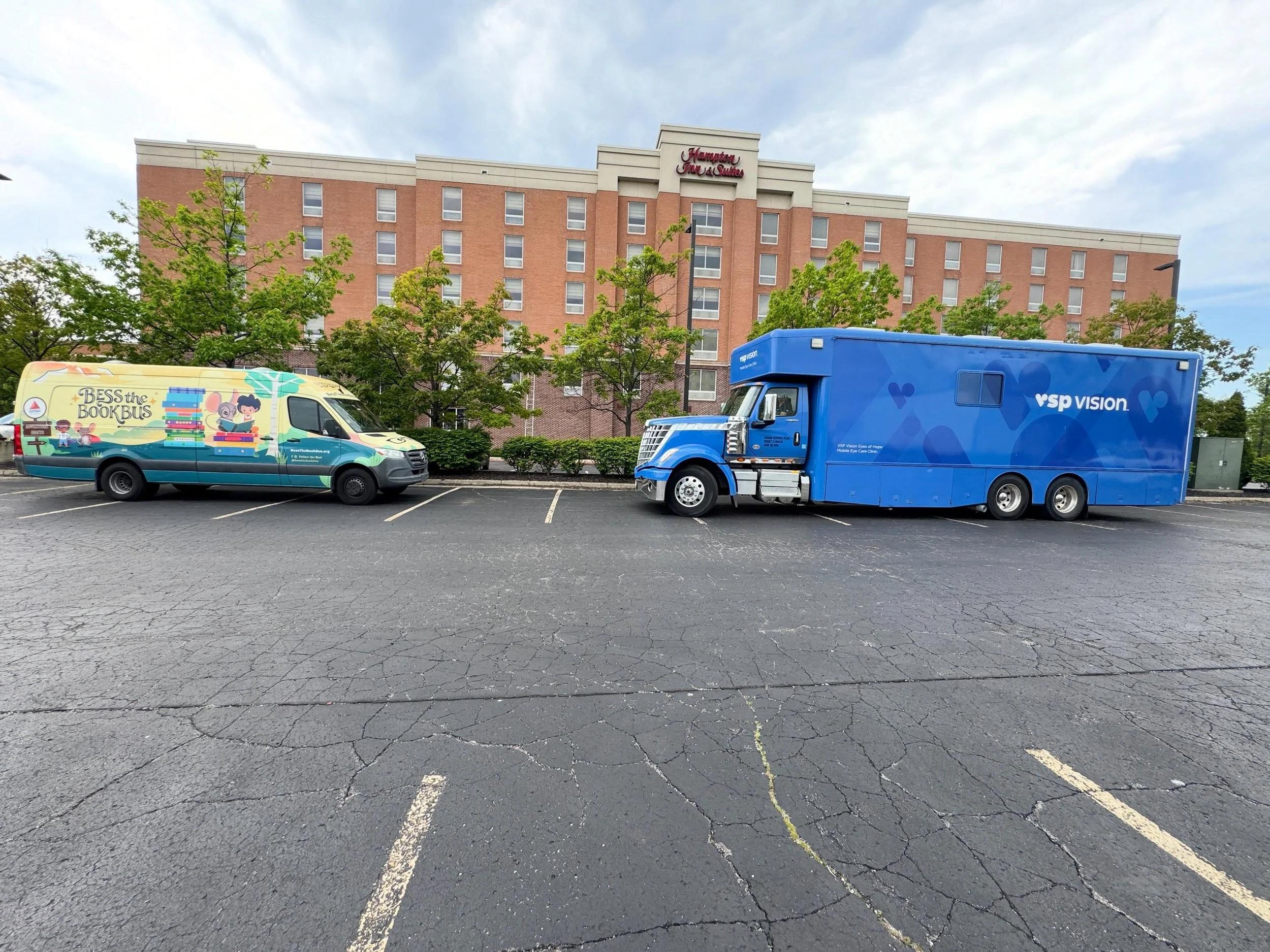 Look who my Eye Spied in the hotel parking lot!! What a beautiful sight! We are so excited about our next two days with @vspvisioncare at @harmselementaryschool in Detroit providing access to free books and healthy sight to students and educators!