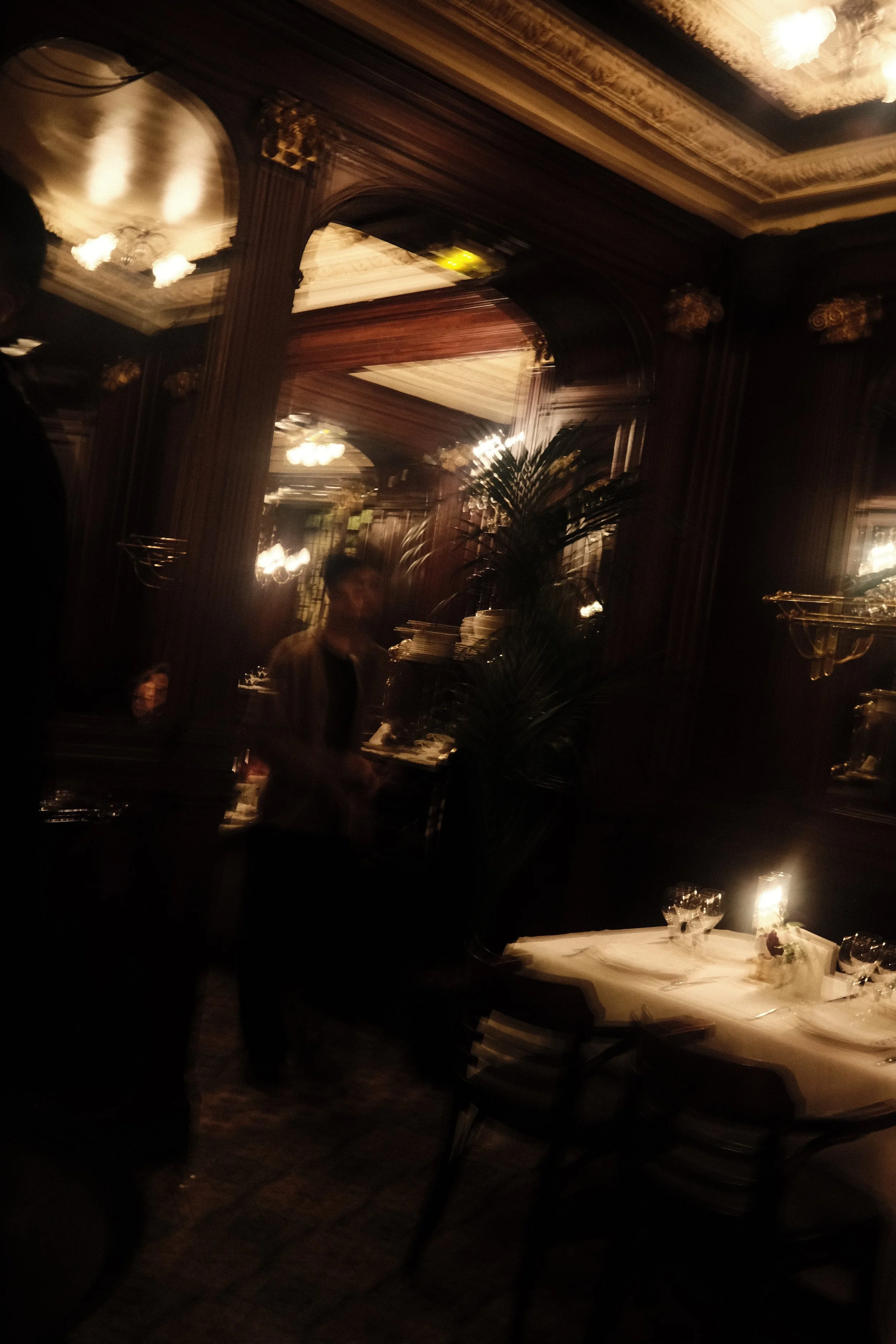 GALLOPIN:WAITER.JPG