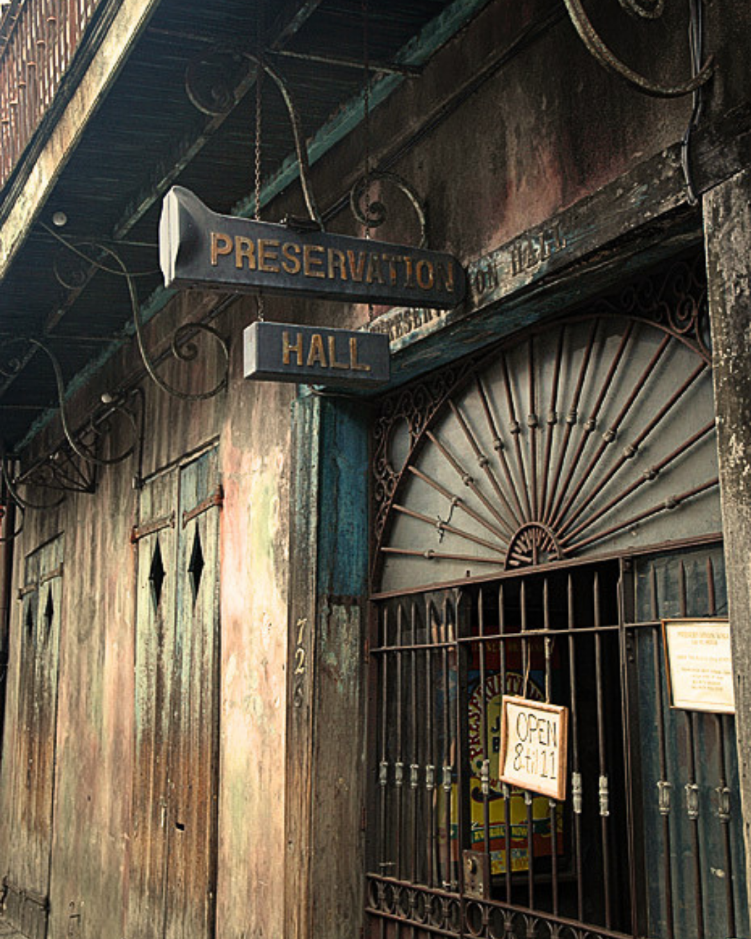 Lee, F. (2008, Jan. 27). “Front door of the Preservation Hall” [Image]. Wikimedia Commons. https://commons.wikimedia.org/wiki/File:PreservationHall_2008.jpg#/media/File:PreservationHall_2008.jpg.