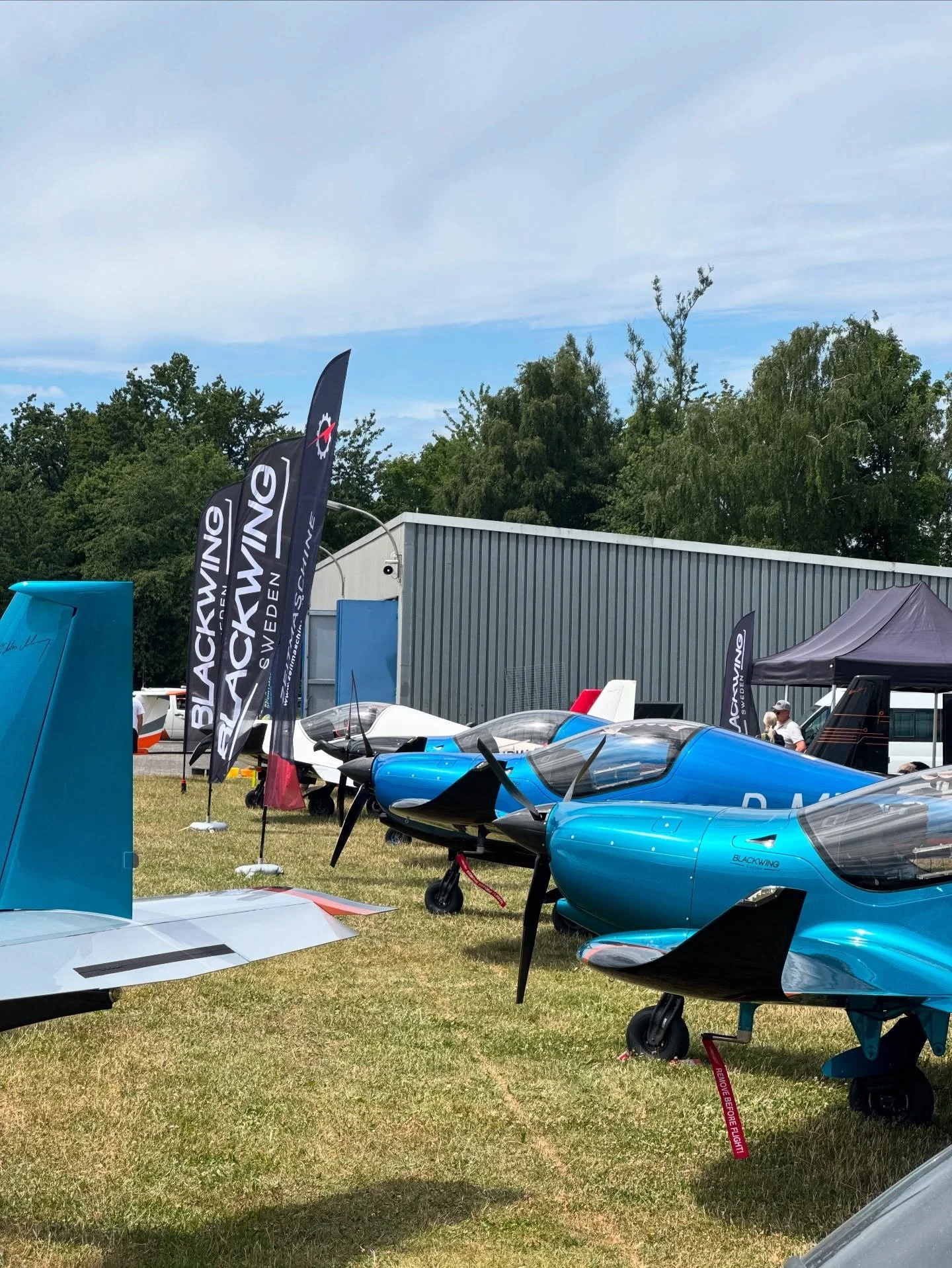 @flyrennefeld ein toller Tag und ganz sch&ouml;n viele BLACKWING 🖤 in der Luft 👍