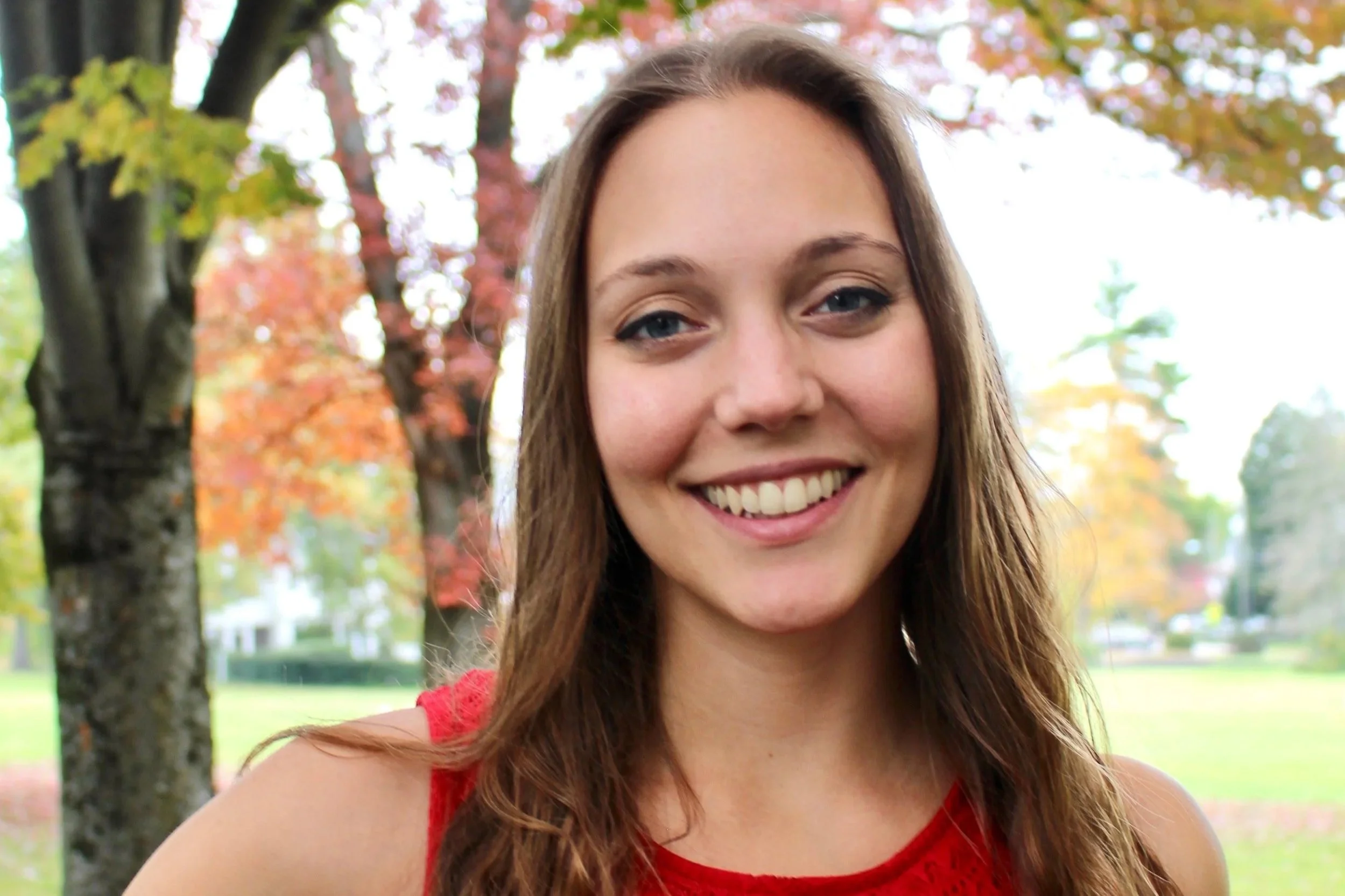 Sara's headshot.