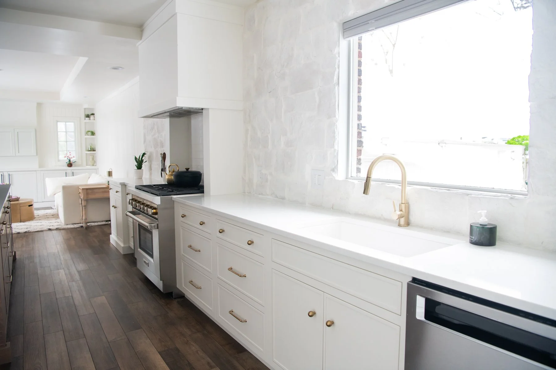 E2-Kitchen_Jan2024-2.jpg