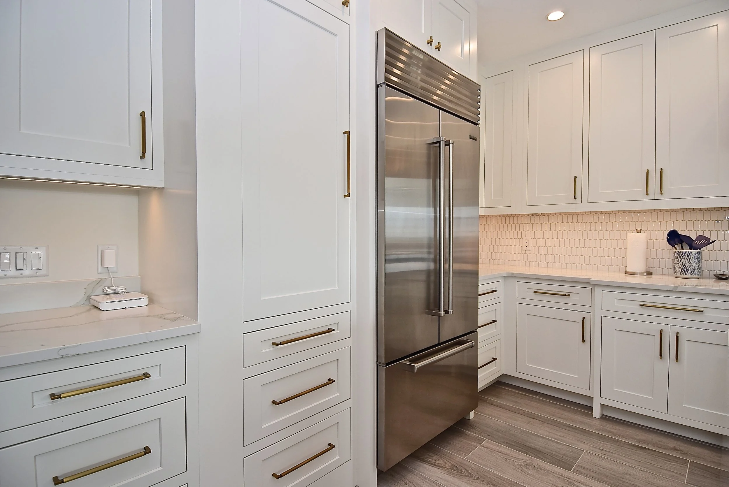 CLD Chelsea Simply White Hale Navy 3.jpeg