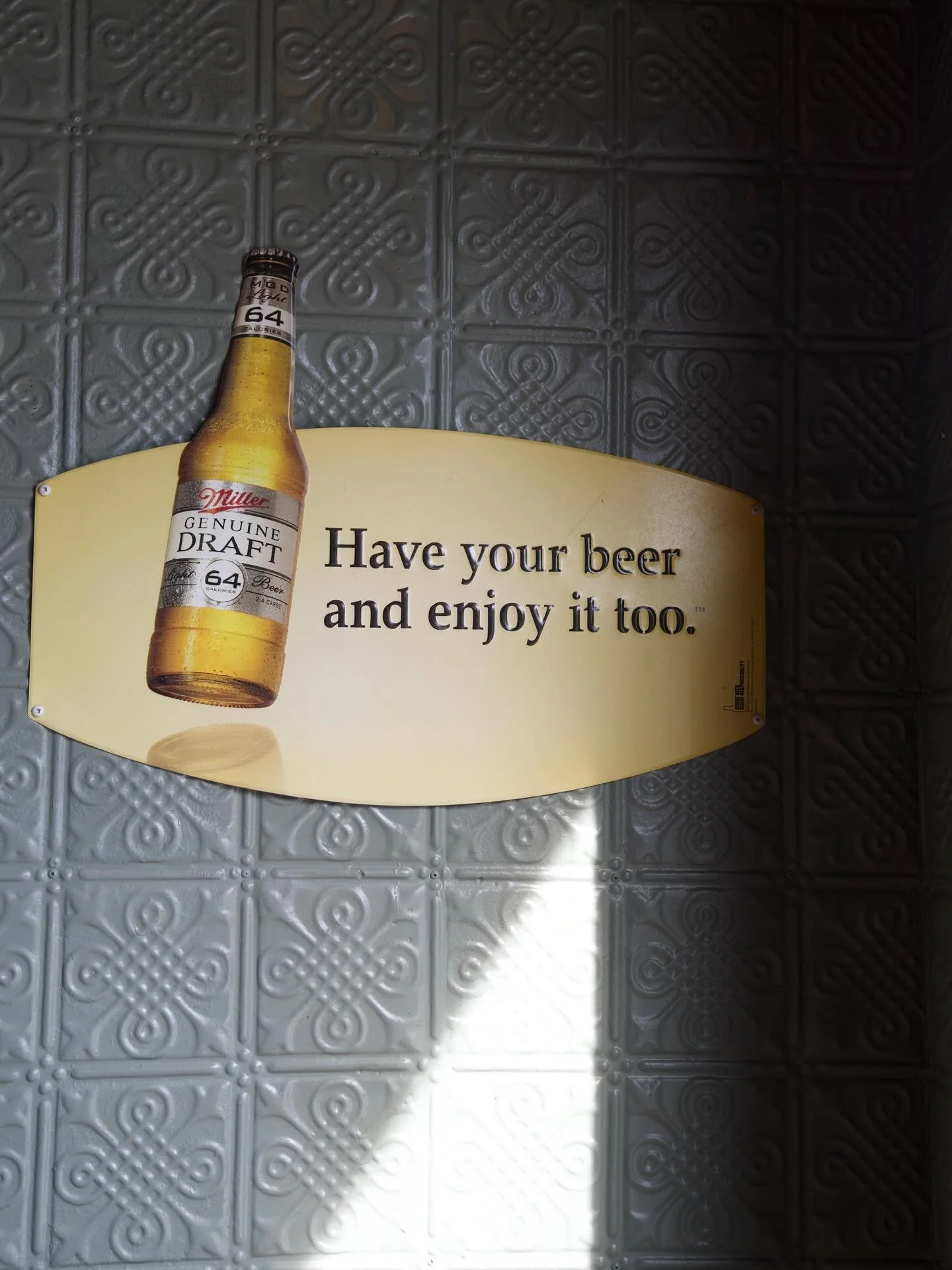 Happy Tuesday! Wing Night is here! 
$1 WINGS - ORDERS OF SIX / DINE-IN ONLY
🖤