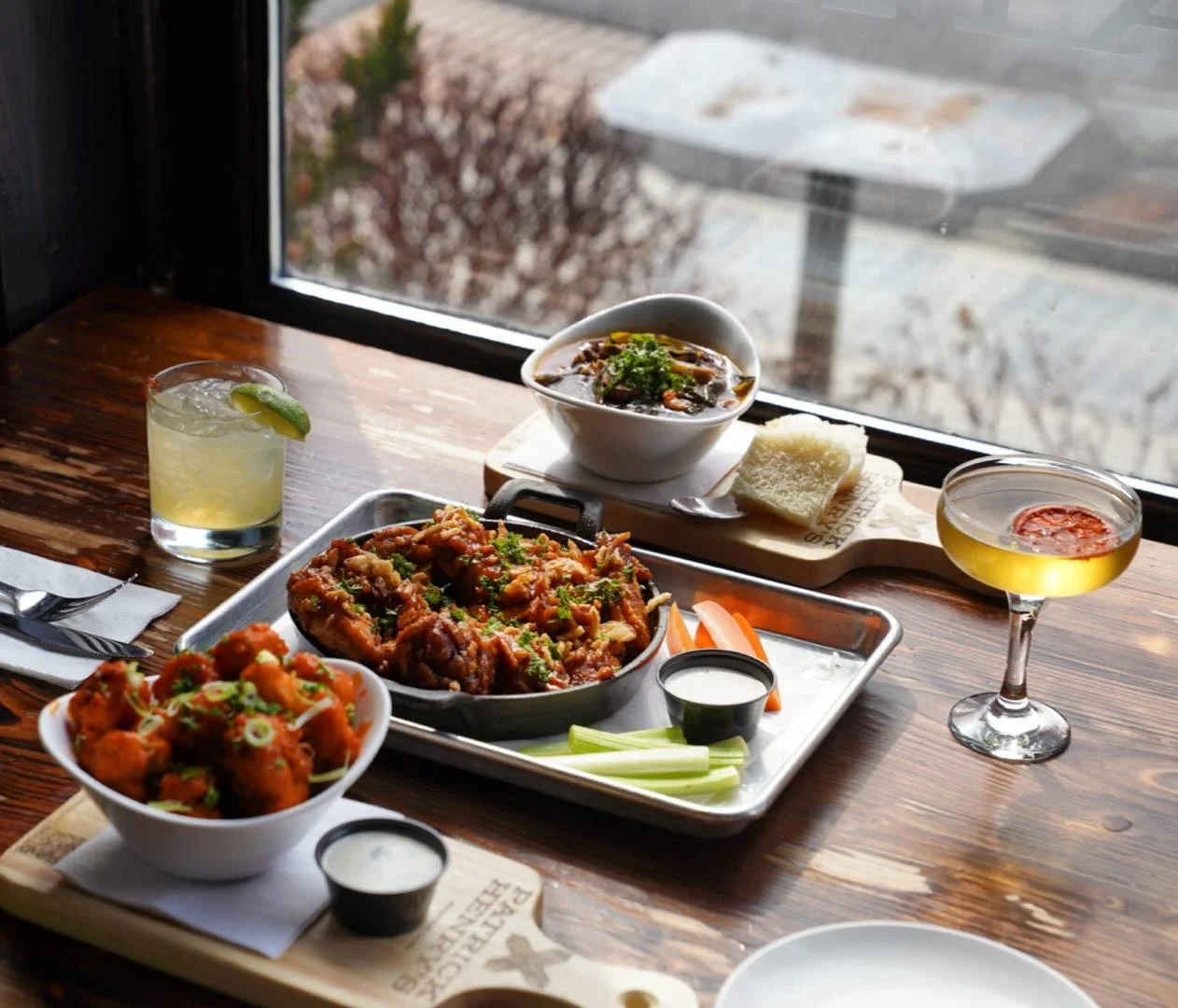 This table + your favorite person = the perfect afternoon. ✨
Join us today from 3&ndash;6 PM for our anniversary celebration! 🍻
&bull;
&bull;
&bull;
&bull;
&bull;
#518 #coxsackieny #hudsonvalley