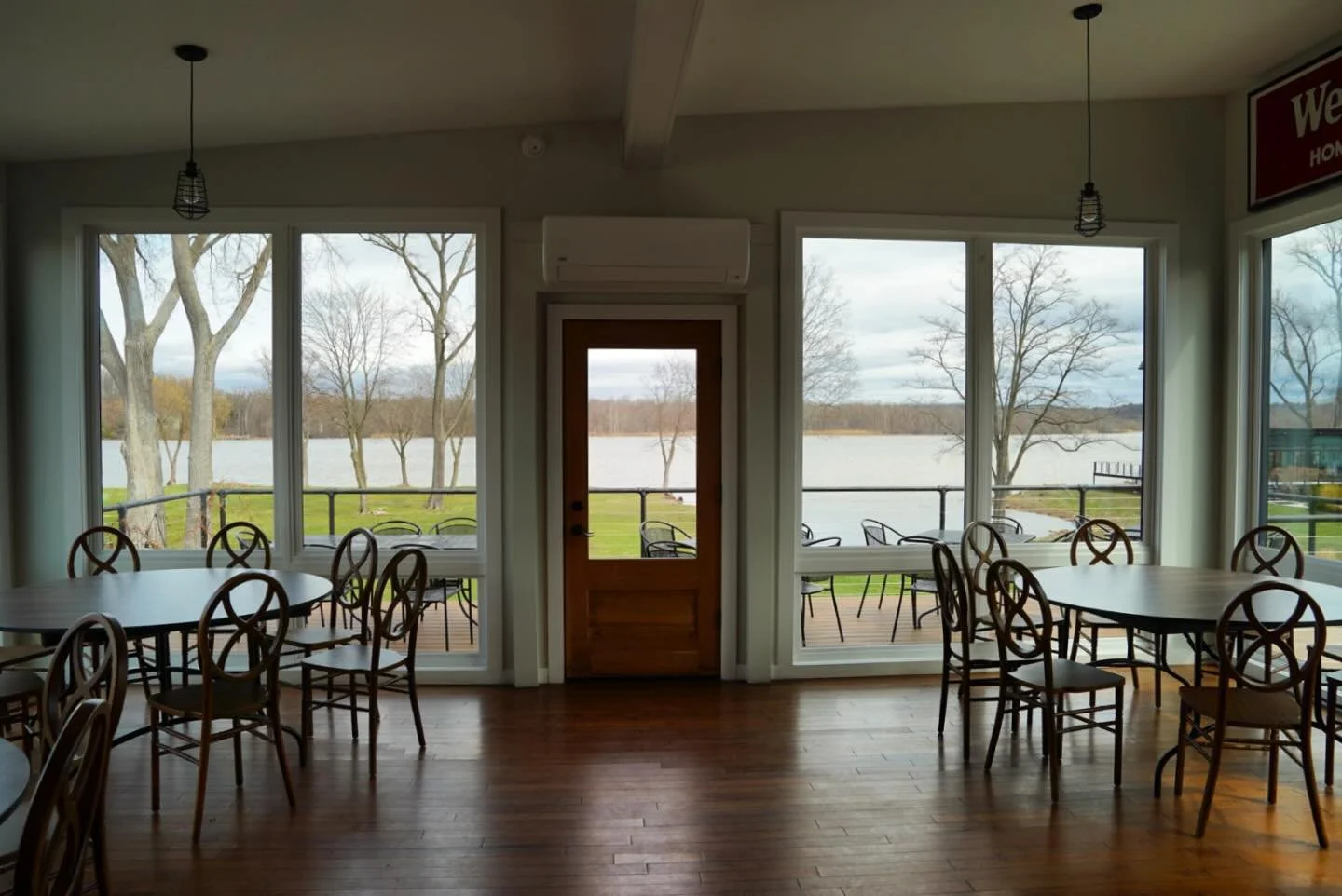 Did you know the upstairs at Patrick Henry&rsquo;s is available for private parties and special events?

Celebrate with stunning river views, great food, and a space full of character.

Contact us today to start planning your next event!