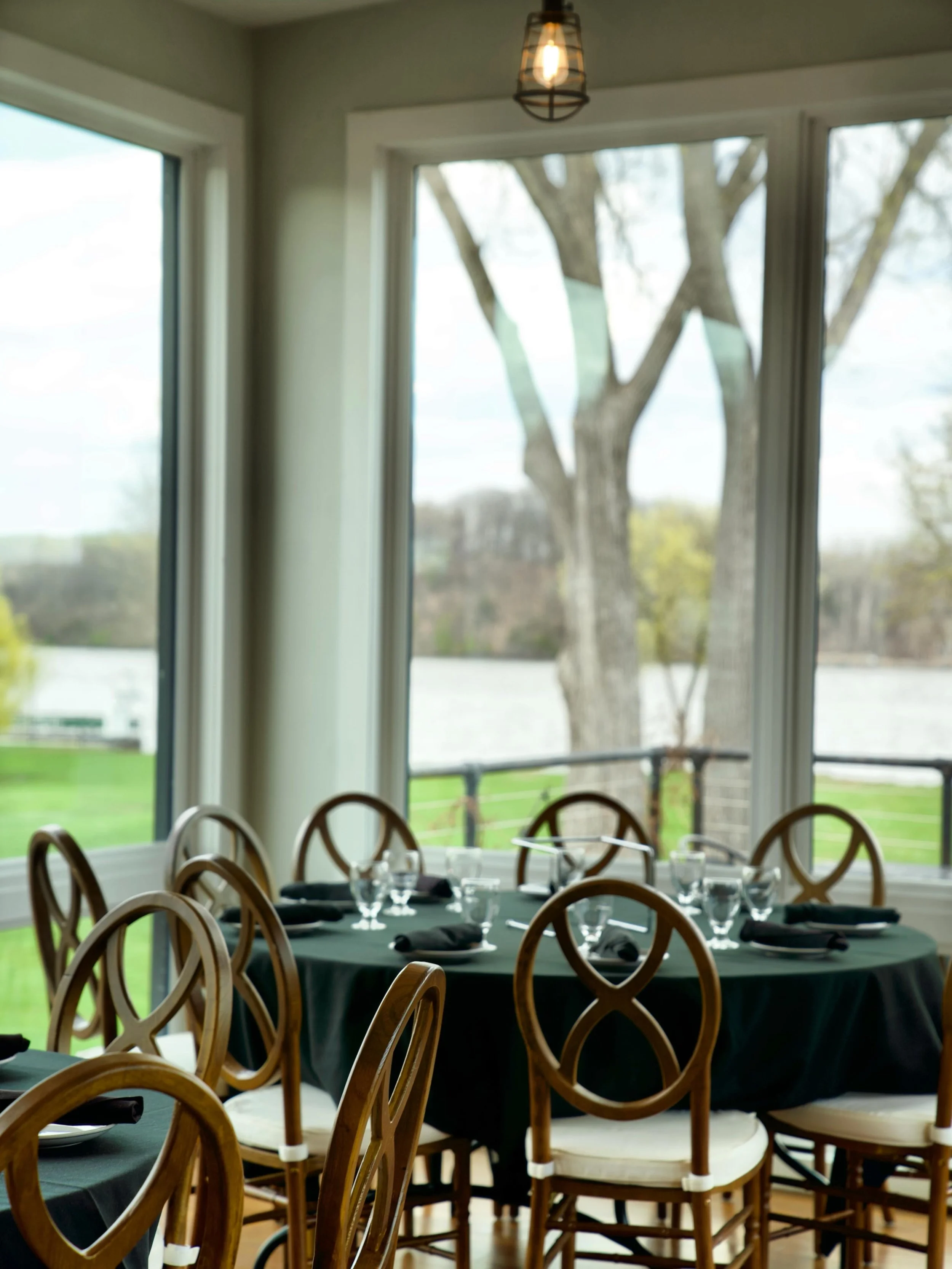 Contact us to host your next event overlooking the water! Baby showers, birthday parties, bridal showers.. we&rsquo;ve got you covered! 
&bull;
&bull;
&bull;
&bull;
&bull;
&bull;
#hudsonvalley #coxsackie
