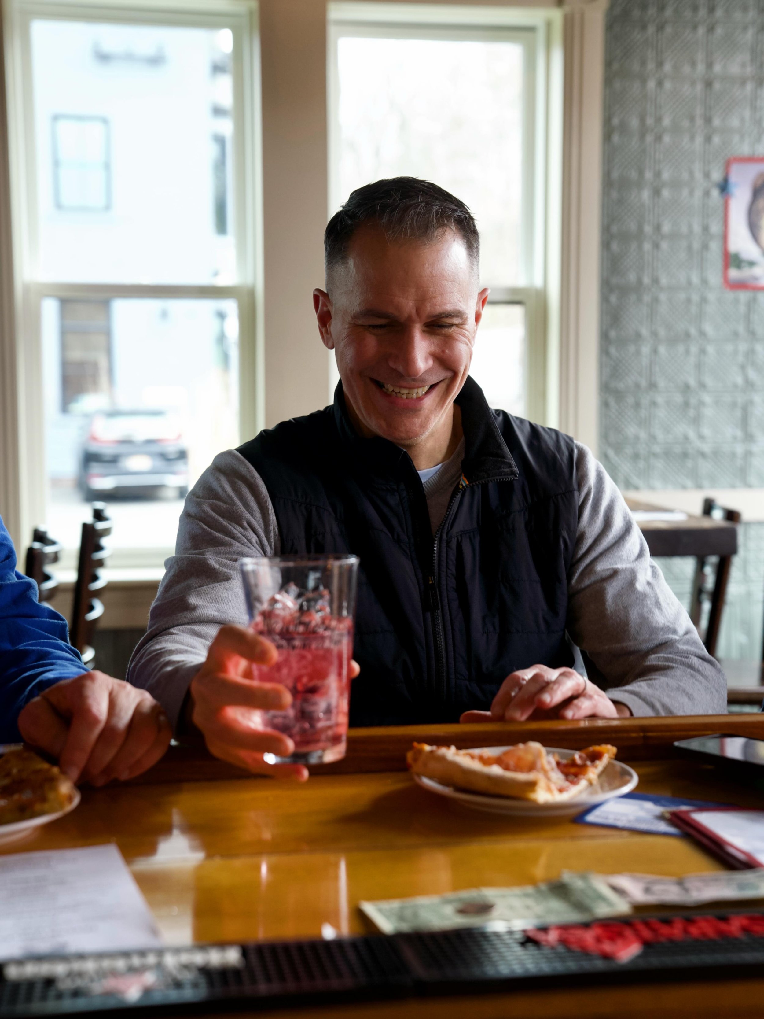 TGIF! Seems like a good day to sit down with some friends, grab a slice of pizza a beer or cocktail and decompress from the week! See you soon. 🖤
&bull;
&bull;
&bull;
&bull;
&bull;
#hudsonvalley #coxsackie #patrickhenryswt