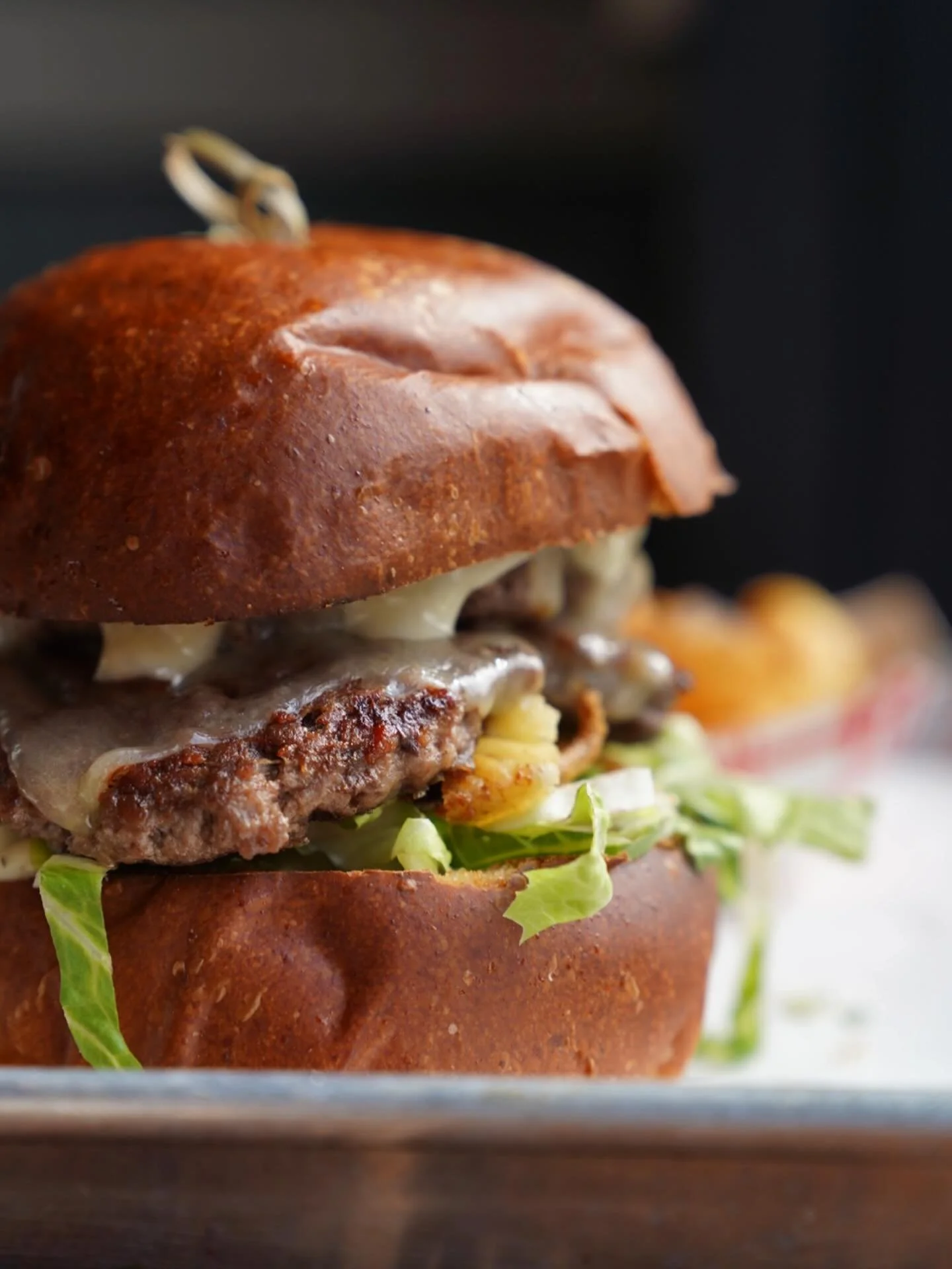Every Thursday $20 gets you our tavern burger and a pint! 🍻 
&bull;
&bull;
&bull;
&bull;
#patrickhenryswft #hudsonvalley #upstate