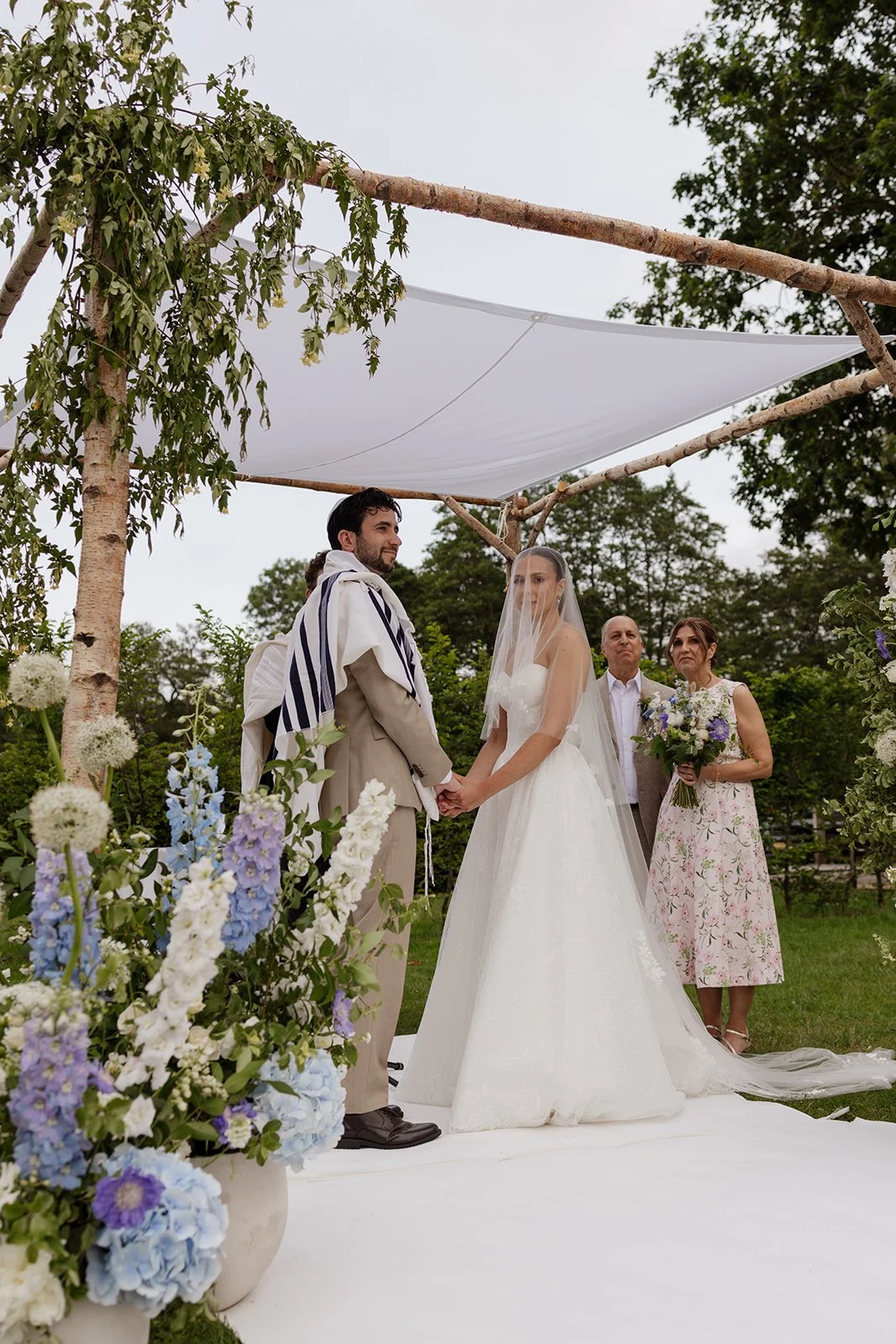 Chuppah flowers at Tewinbury