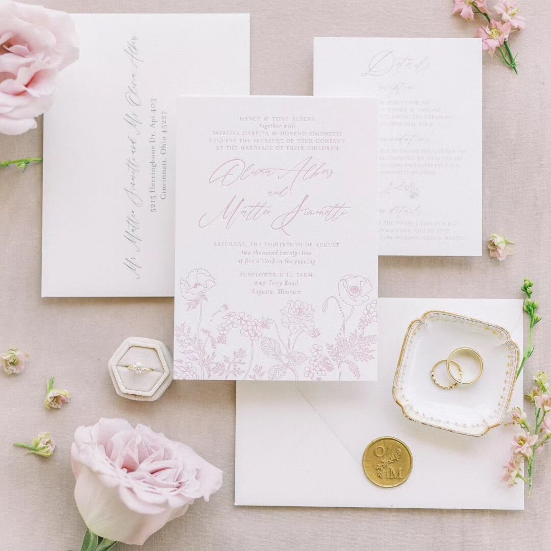 Recently, Olivia and Matteo's wildflower wedding invitation suite was featured in @weddingsparrow. We are excited to share a few details shots from the talented @ashncarrington photography.

#whygoanywhereelse #topquality #theknothalloffame #poshpape