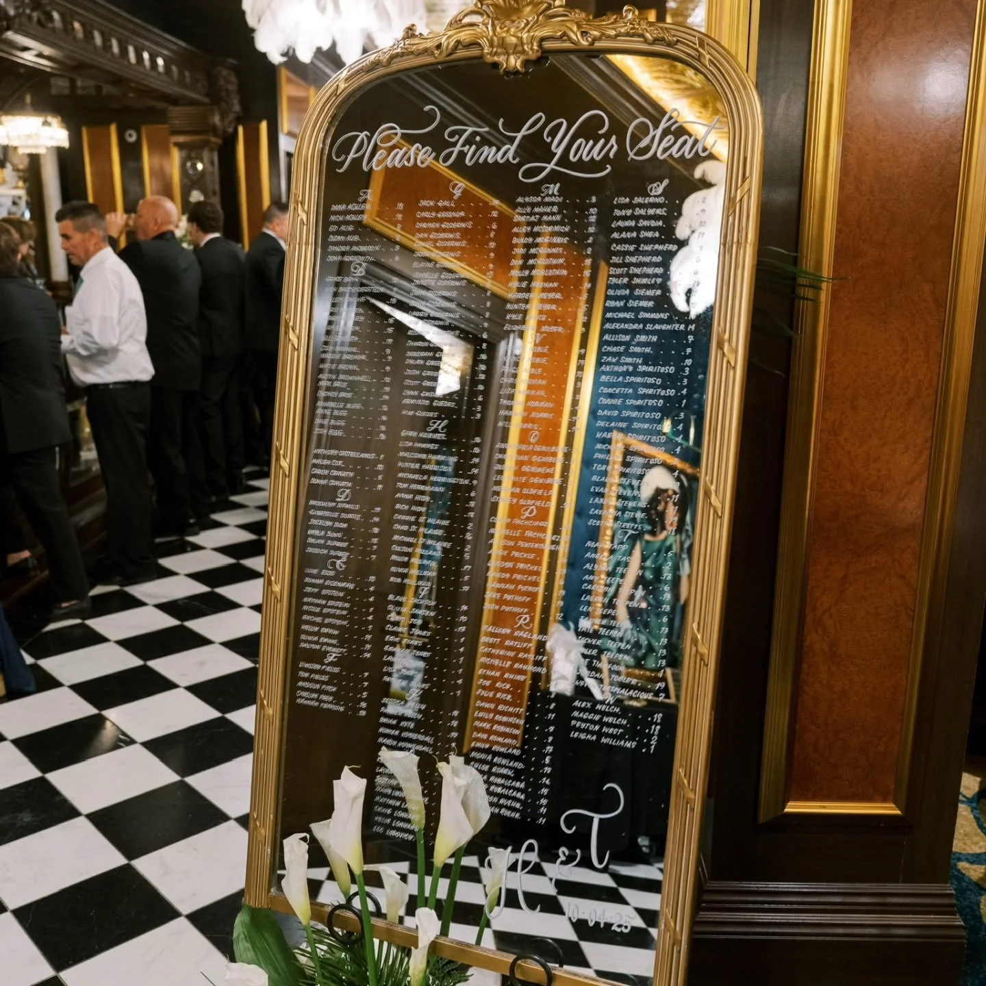 Refined design lives in the details.

At Posh + Grace Co. Styling Studio, we brand, coordinate, and style your milestone moments from grand concepts to the finest details.

Available in our rental inventory: our collection of upscale gold mirrors lik