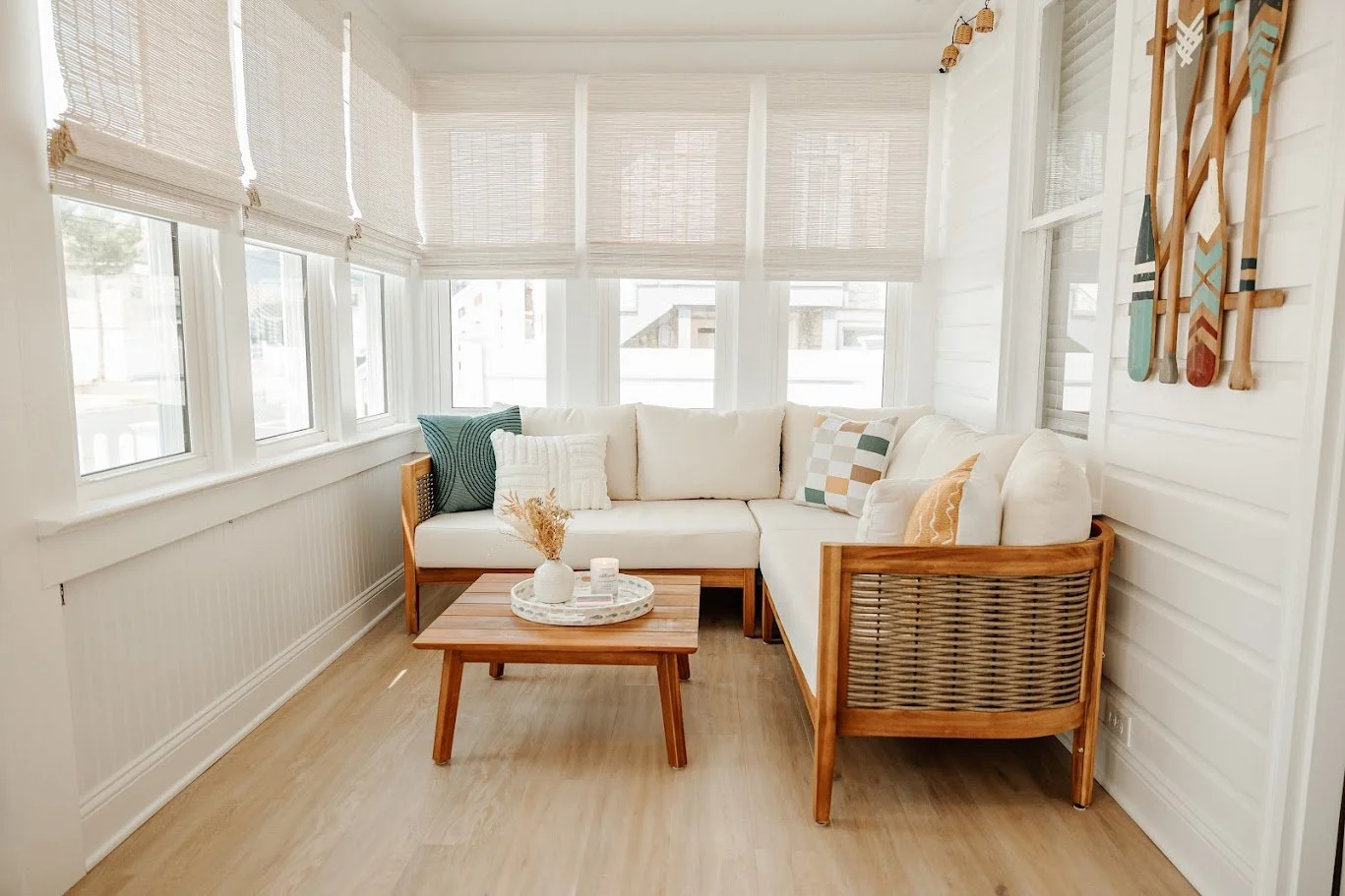 Light-Filled-Sunroom-Seating