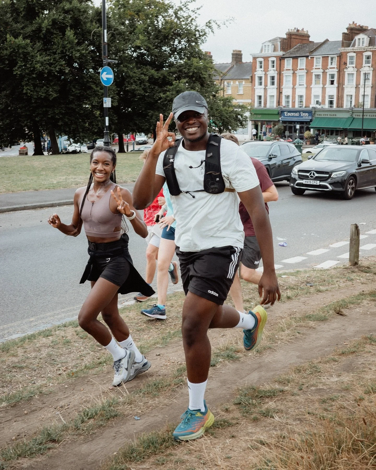 NO RUN this Saturday! We are slowing the pace, switching running for walking and setting off on our first hiking trip ⛰️

📷 @adrianvarzaru 
&bull;
&bull;
&bull;
&bull;
&bull;
&bull;
&bull;
&bull;
#running #runclub #greenwich #greenwichpark #cuttysar