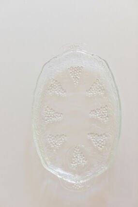 $0.75- 7" x 11" Grape Design Glass tray