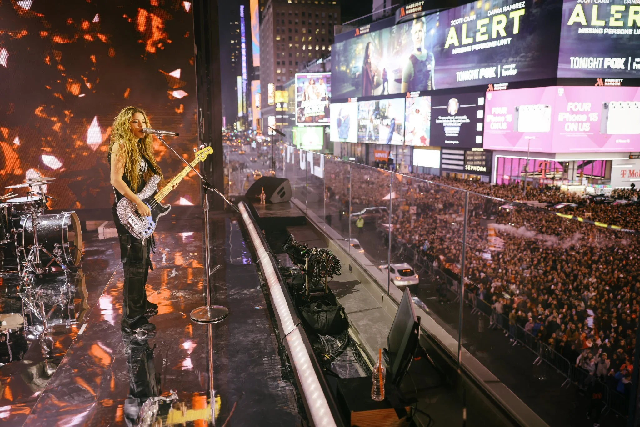 Shakira-`1.jpeg
