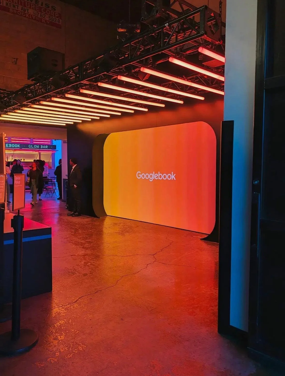 GOoglebook Lobby Bis (1).jpg