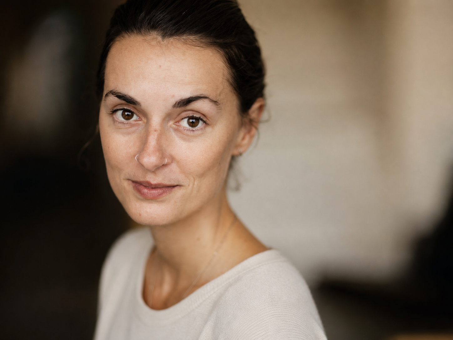 Porträt von Lisa Krause, M.Sc. Psychologie und Psychotherapie, für ihre Online-Privatpraxis für psychologische Beratung und Psychotherapie.