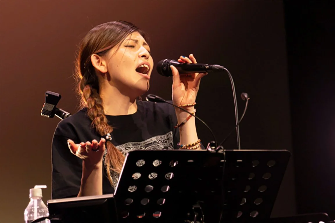 Xiao, vocalist from con TIKI