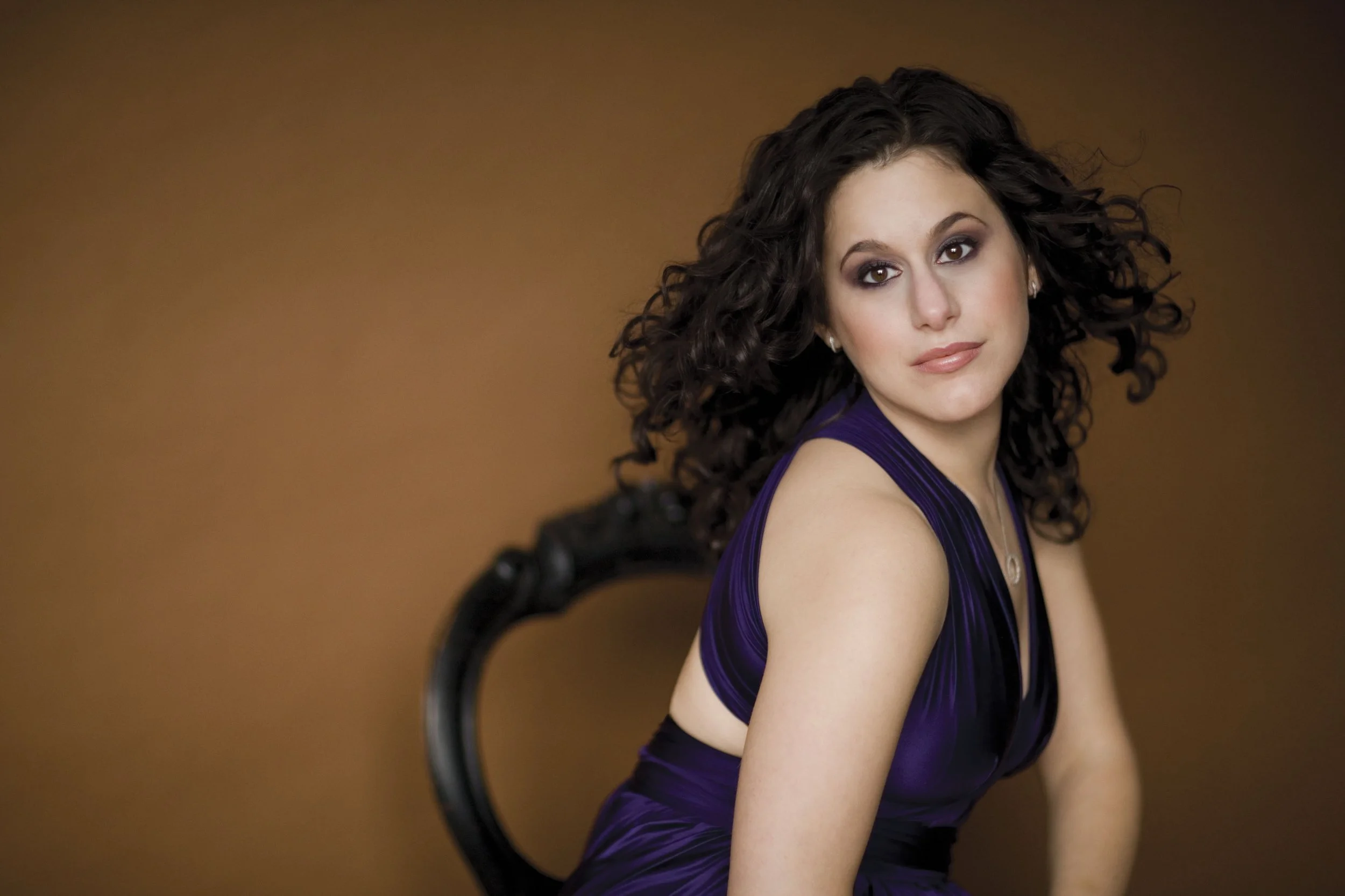 Leah Wool, mezzo-soprano