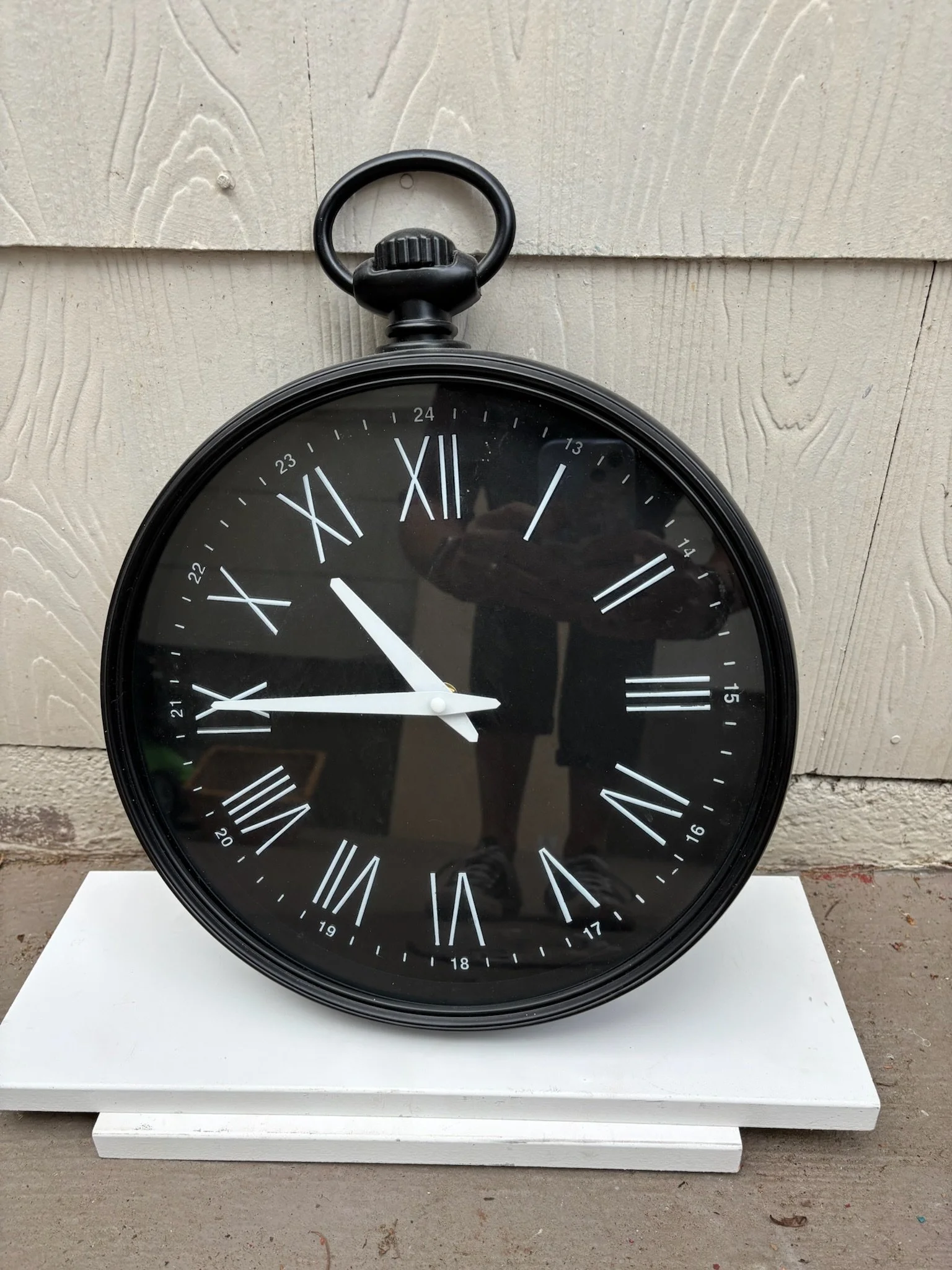 Clock 11" Plastic Frame $10 (ST44)