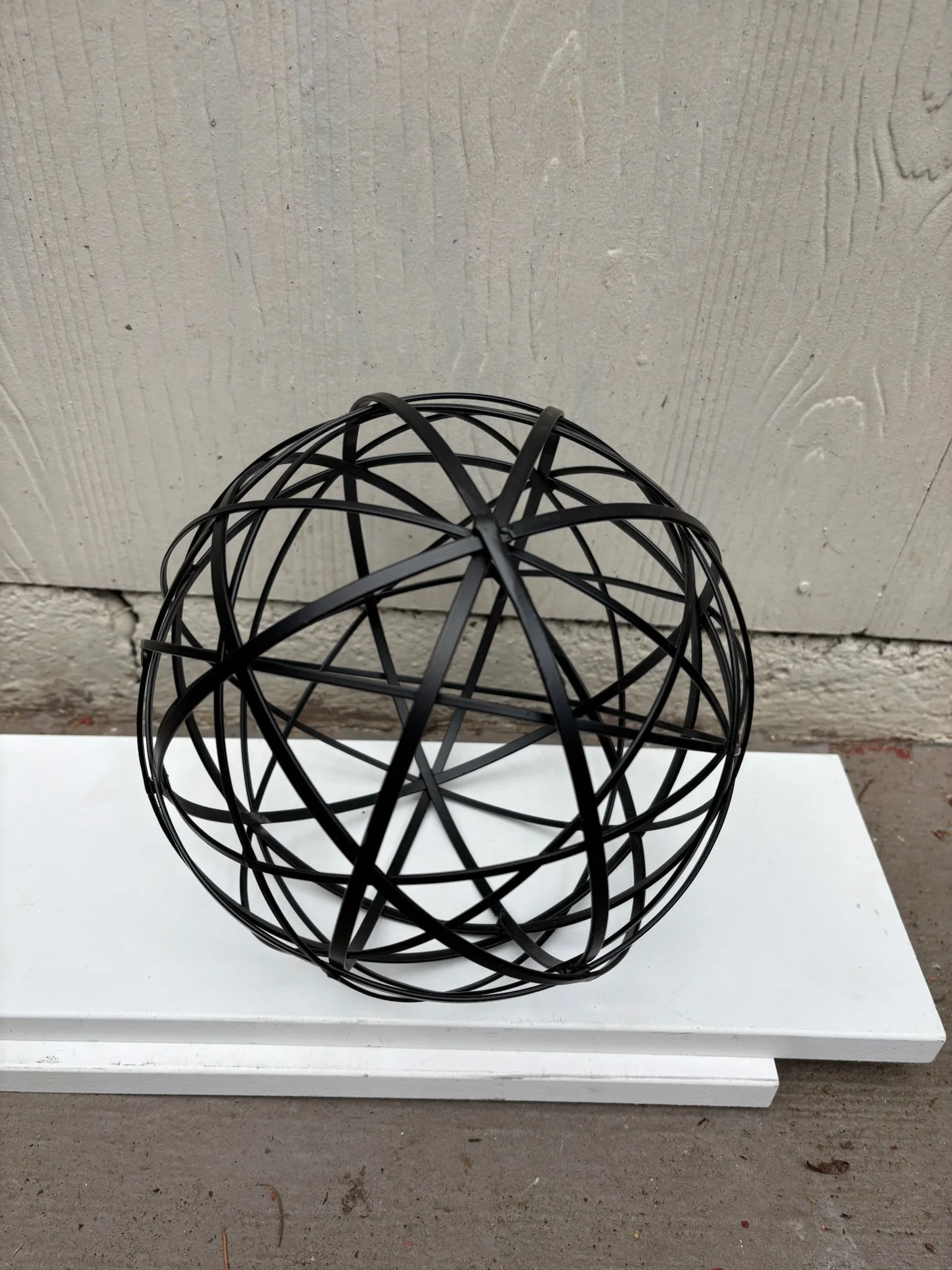 Metal Decor Ball 8" $9 (ST21)