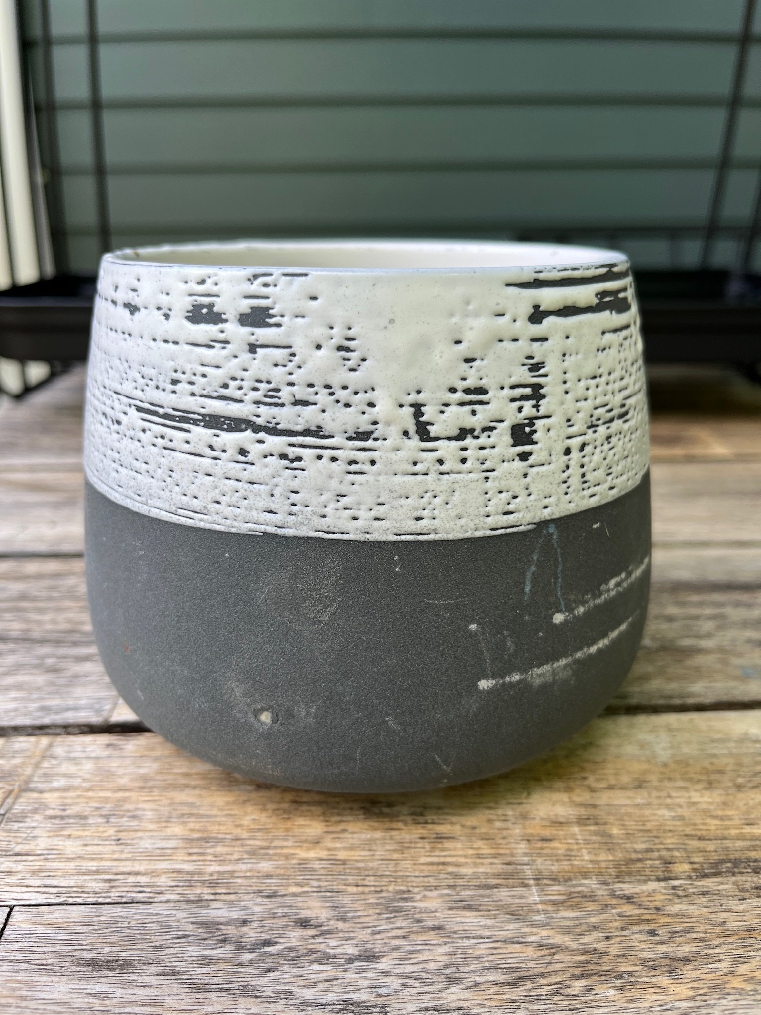 Plant holder grey/white $8 (ST01)