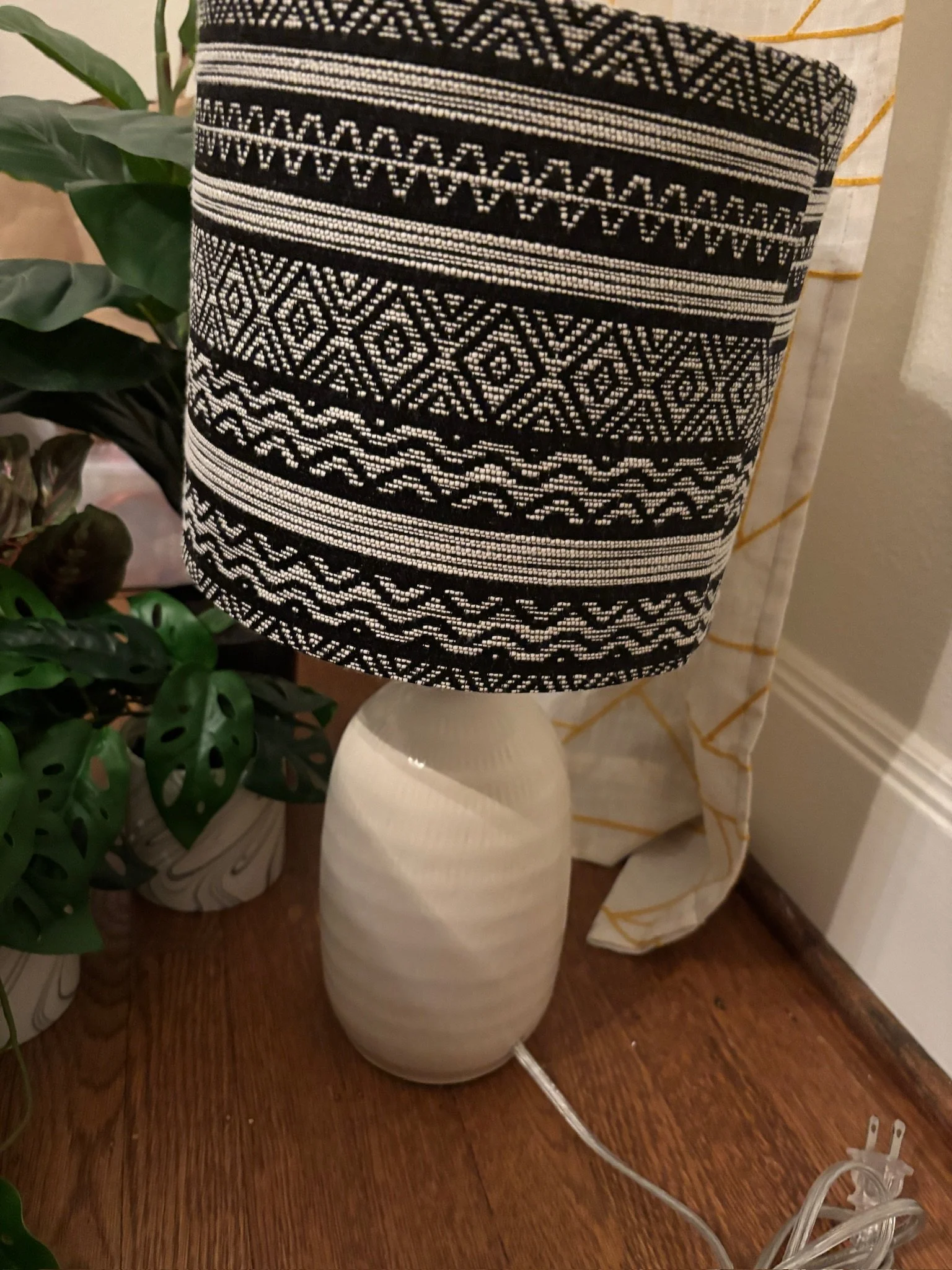 2 Black and White Lamps $32 Set (ST34)