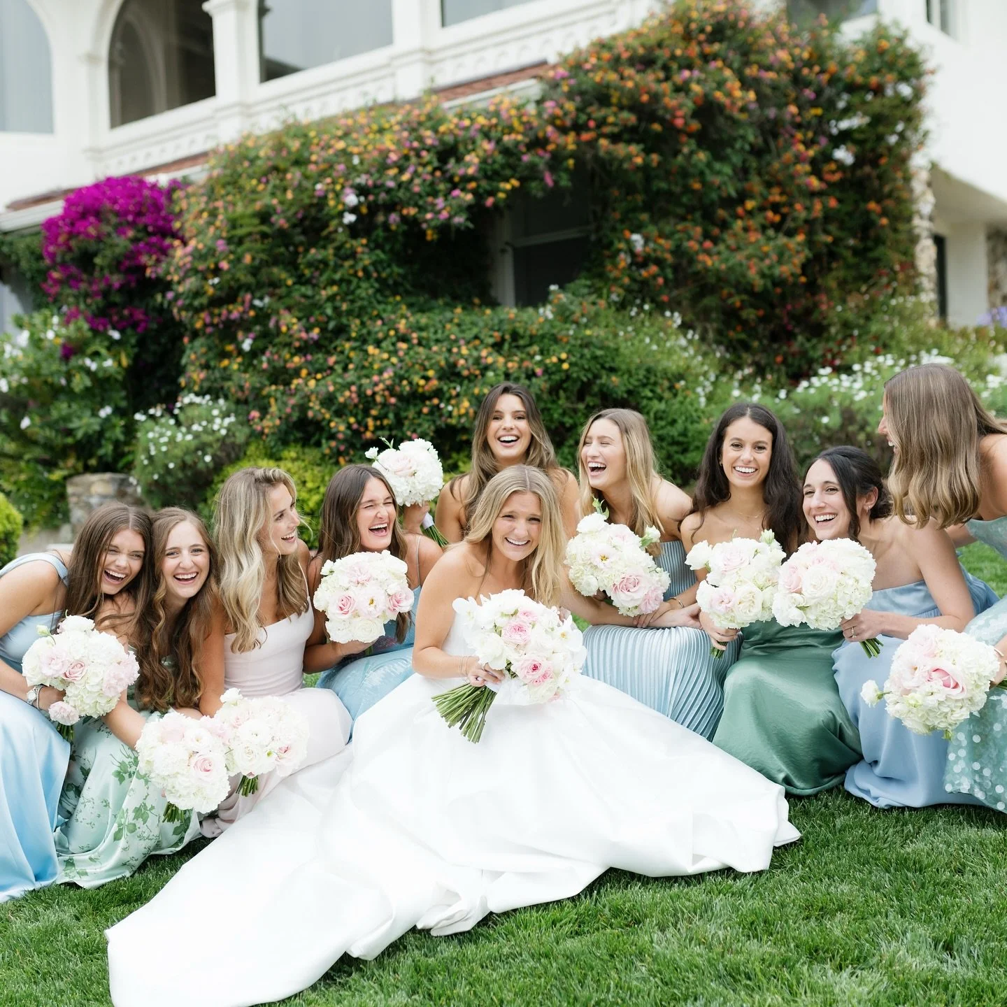 BRIDE TRIBE! 
Nothing better than having your favorite people by your side as you say “I do.” 🥂💍 From planning to partying, they’ve been the ultimate hype squad and heart of the celebration. Forever grateful for this adorable tri