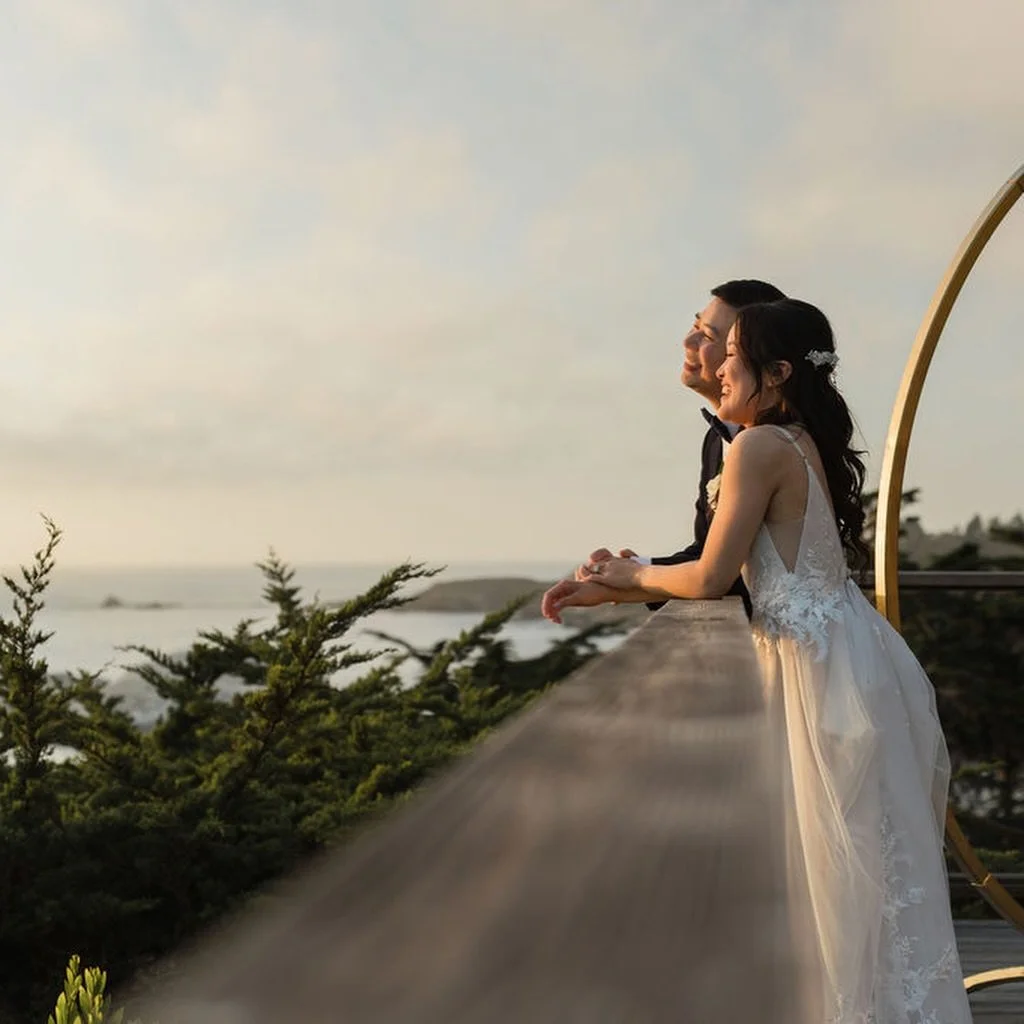 Something about our Fall Sunsets = alone time with each other at your wedding 

Congratulations to Megan &amp; Xin!! 
Venue: @highlandsinn 
Wedding Planner: @corkandvows 
Florals: &nbsp;@expressionsfloraldesigns
Photographer: @tangerineweddings
Hair/