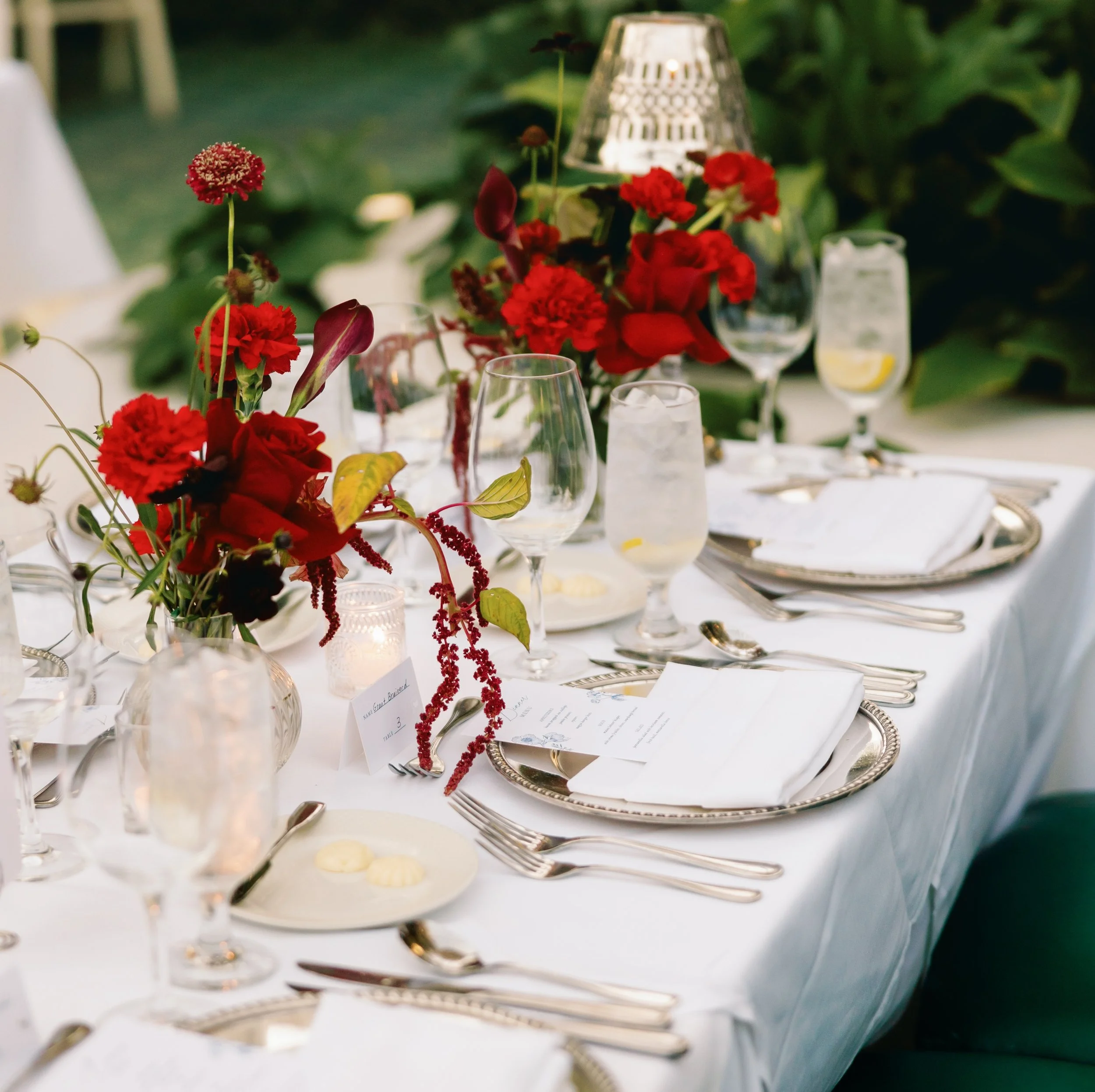How to Convey Your Vision to a Wedding Planner