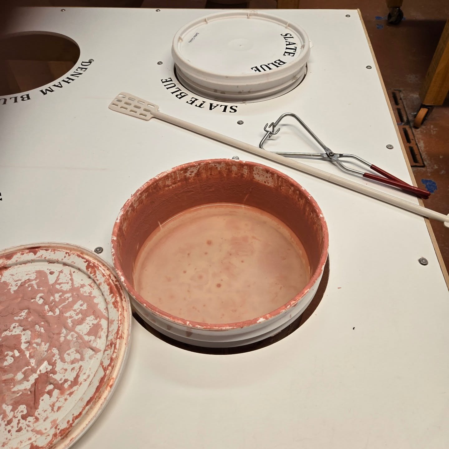 It's glazing day today, dippin my little pots into some smashing colours. And that's a wrap of six weeks pottery. Thks @gloucesterpotteryschool and Evelyn for a great six weeks. #glazingpottery #wheelpottery #potterystudio #glazingceramics #potteryst