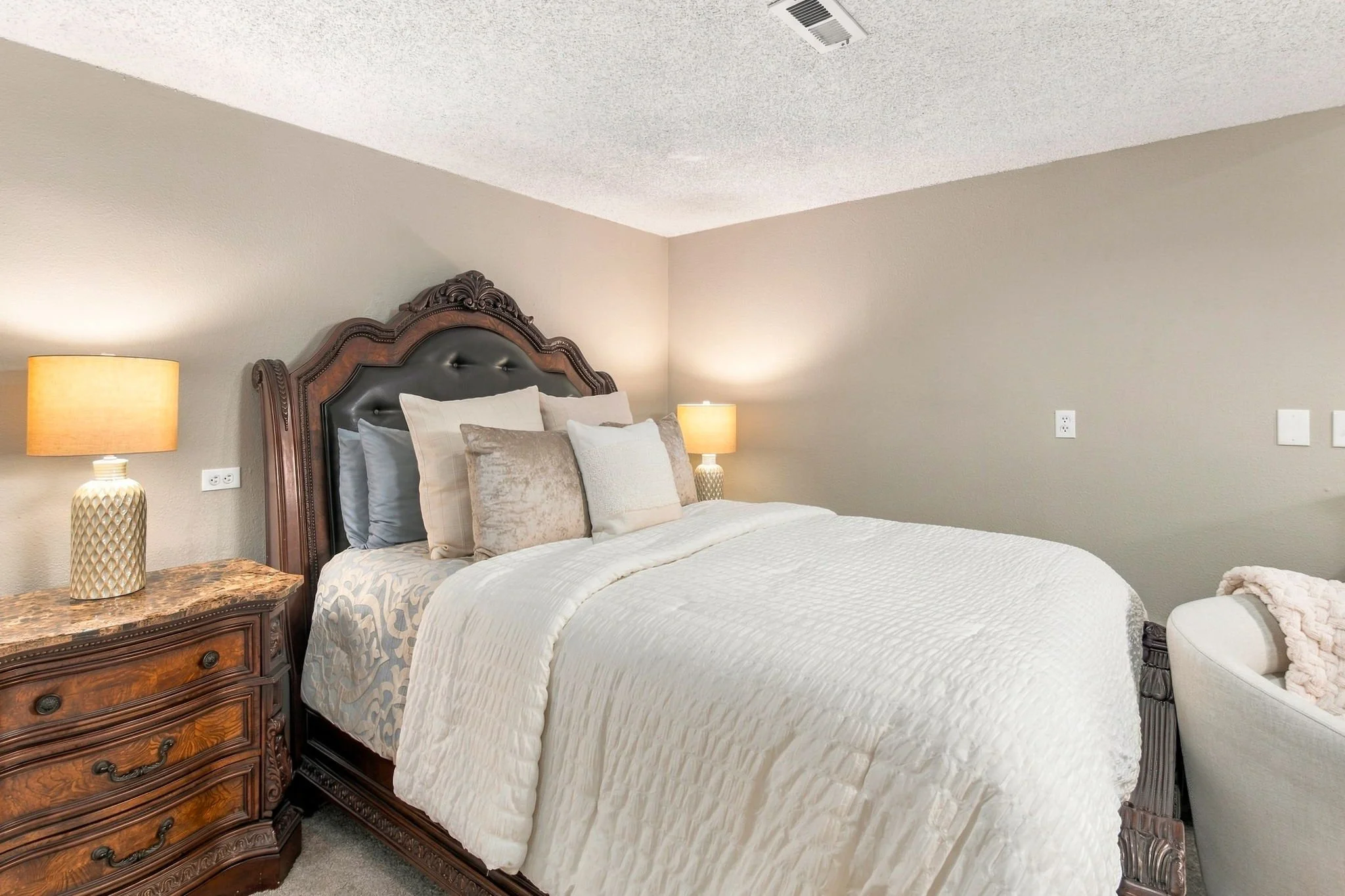 22-web-or-mls-RE-MEDIA Photo-22.jpg